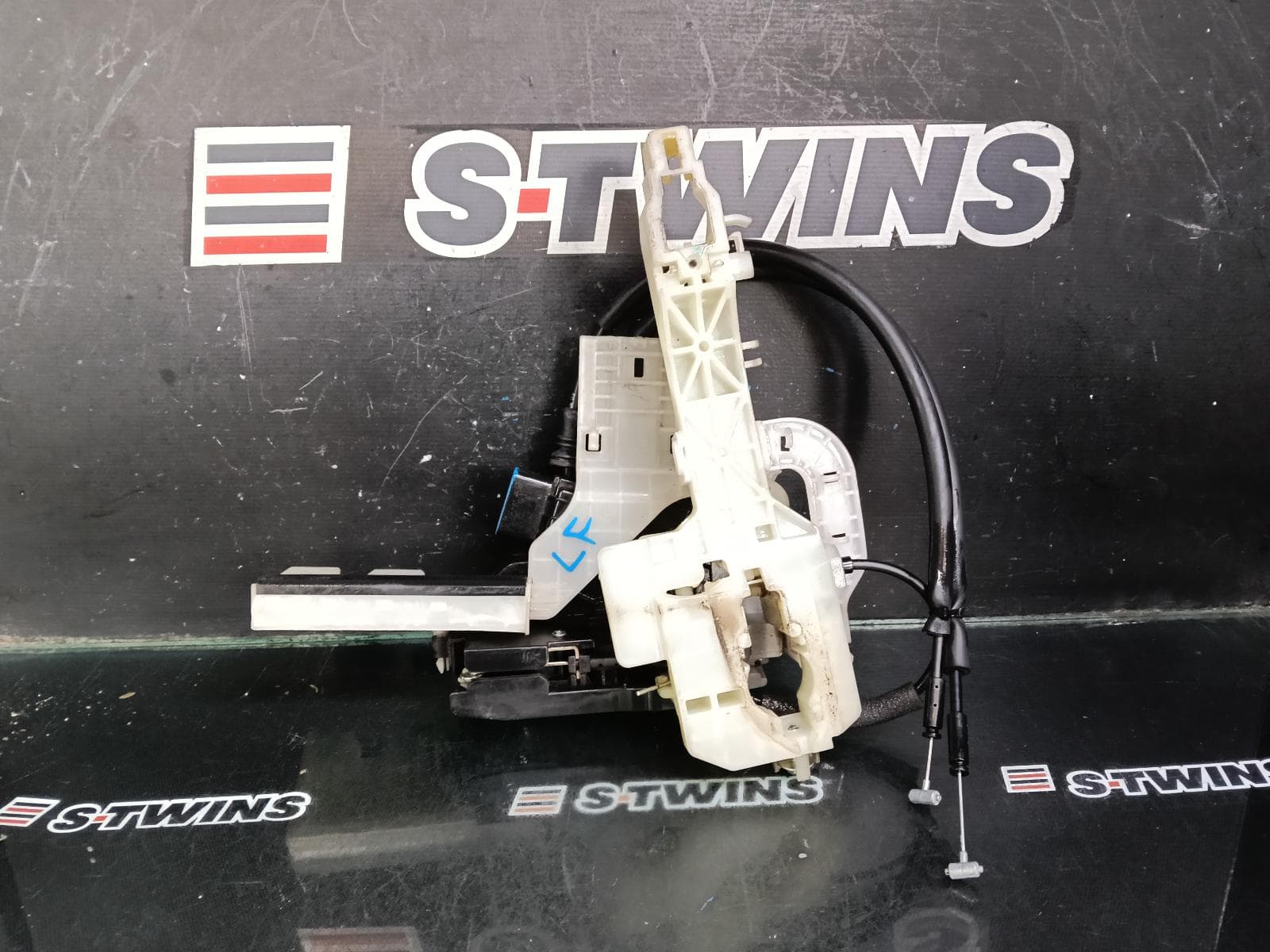 Used auto part listing image: 2017 HYUNDAI TUCSON DOOR BOOT GATE LOCK LEFT FRONT DOOR LOCK, VIN KMH, TL, 06/15-01/21 0000396446