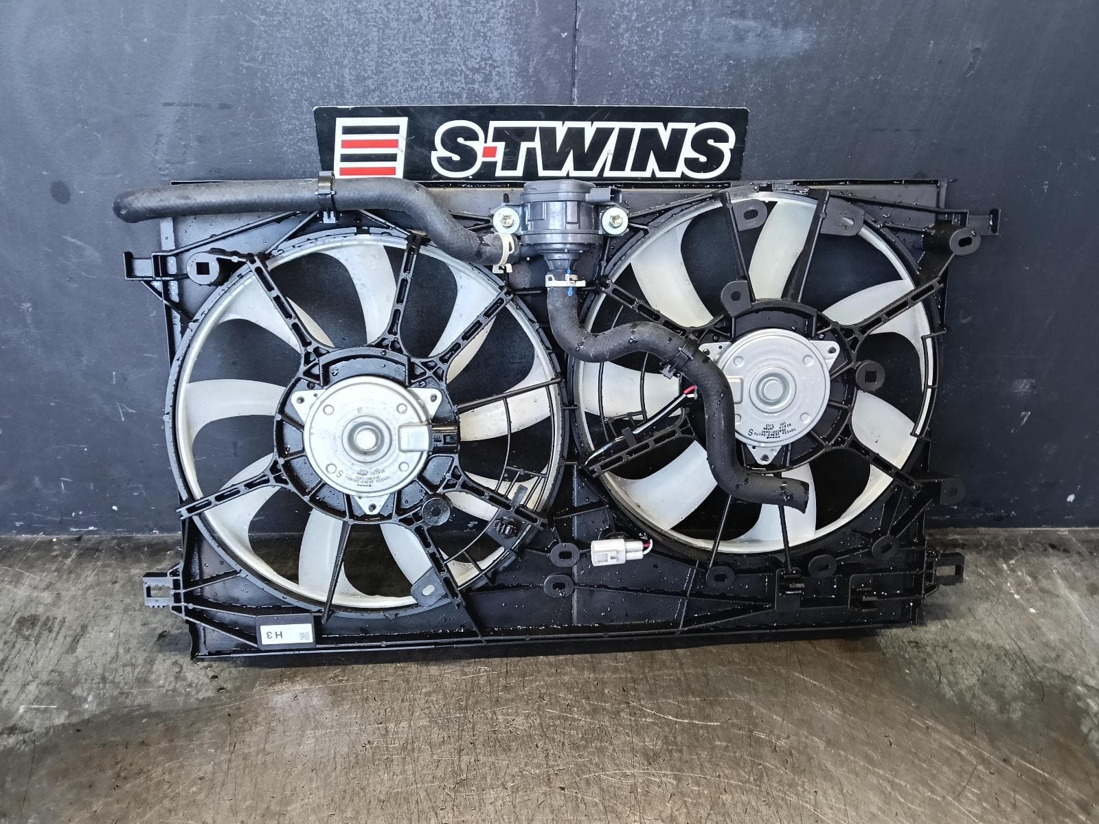 Used auto part listing image: 2025 TOYOTA COROLLA FAN E210, DUAL FAN ASSY, PETROL, 1.8, 2ZR-FXE, HYBRID/HEV, 07/18- 0000423578