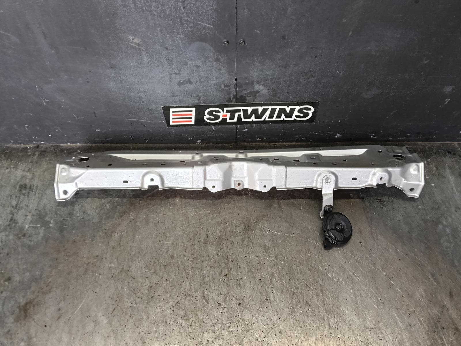 Used auto part listing image: 2025 TOYOTA COROLLA RADIATOR SUPPORT E210, HATCH/SEDAN, 07/18- 0000423580