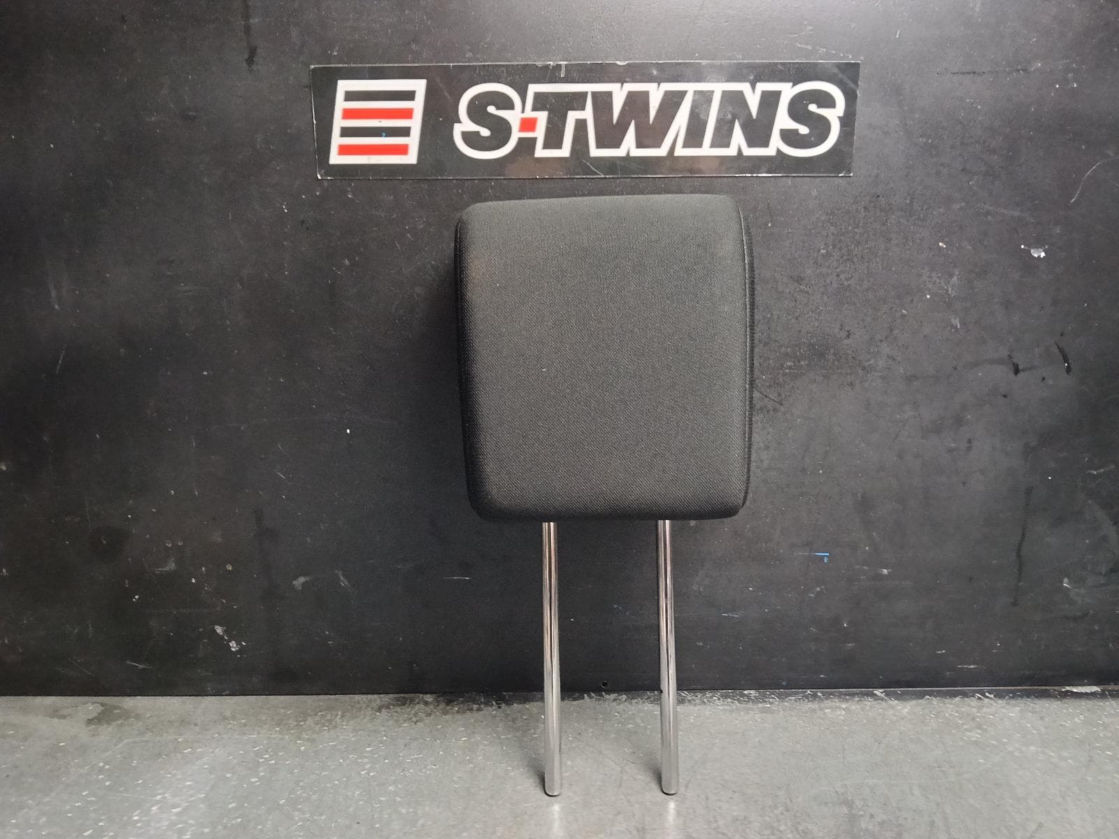 Used auto part listing image: 2021 MITSUBISHI OUTLANDER HEADREST LH REAR 3RD ROW, CLOTH, ZK-ZL, 01/15-07/21 0000423554