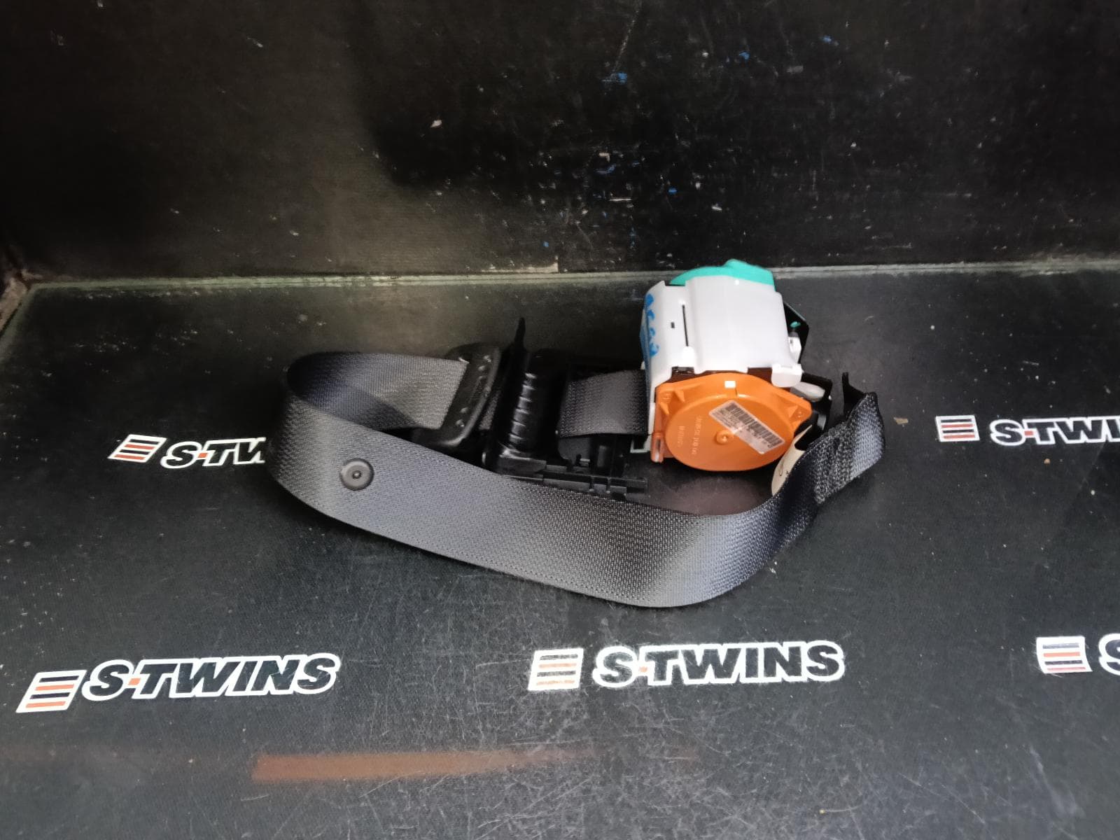 Used auto part listing image: 2015 NISSAN QASHQAI SEAT BELT STALK CENTRE REAR, SEAT BELT ONLY, J11, 12/13-07/21 0000423723