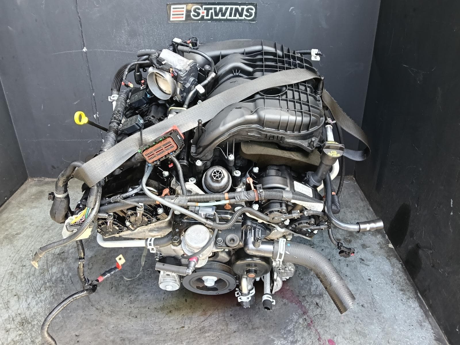 Used auto part listing image: 2014 JEEP GRANDCHEROKEE ENGINE PETROL, 3.6, WK, 2 RECTANGLE PLUG HARNESS TYPE, 03/13-09/16 0000423412