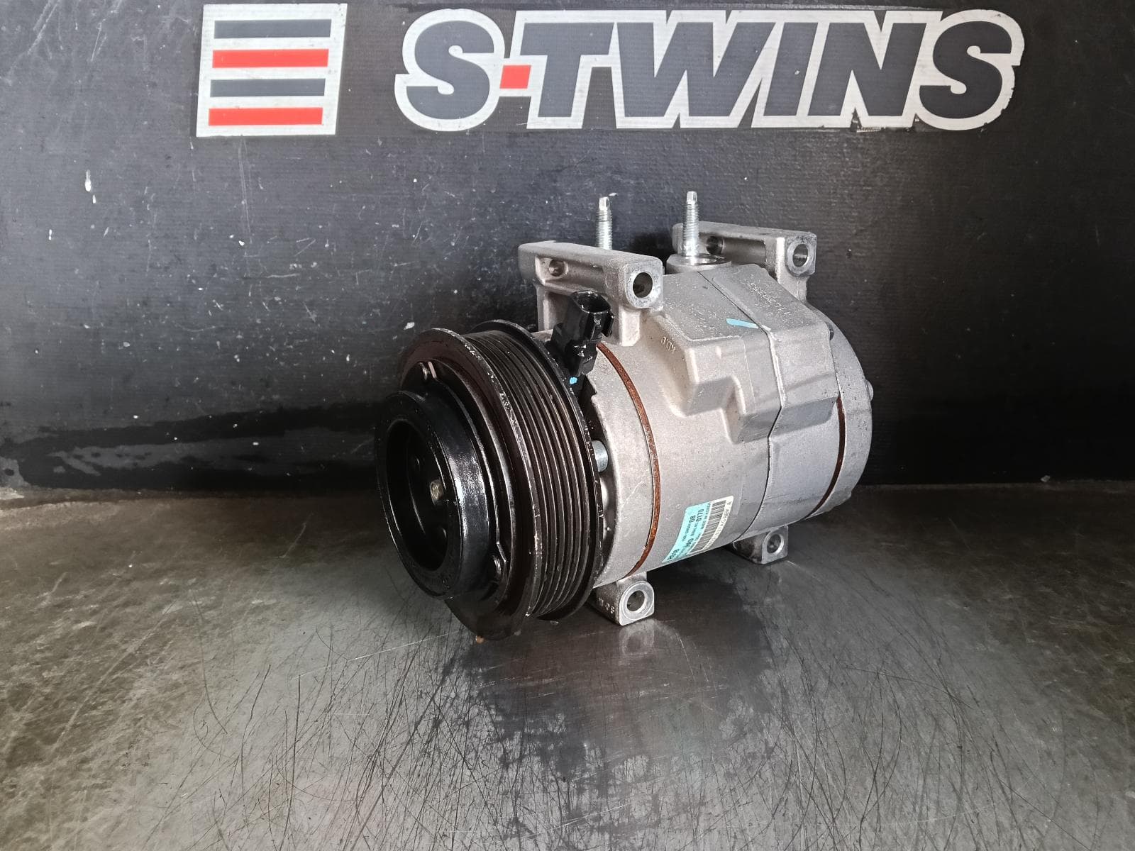 Used auto part listing image: 2014 JEEP GRANDCHEROKEE A C COMPRESSOR WK, 3.6, PETROL, 04/13-09/16 0000423416