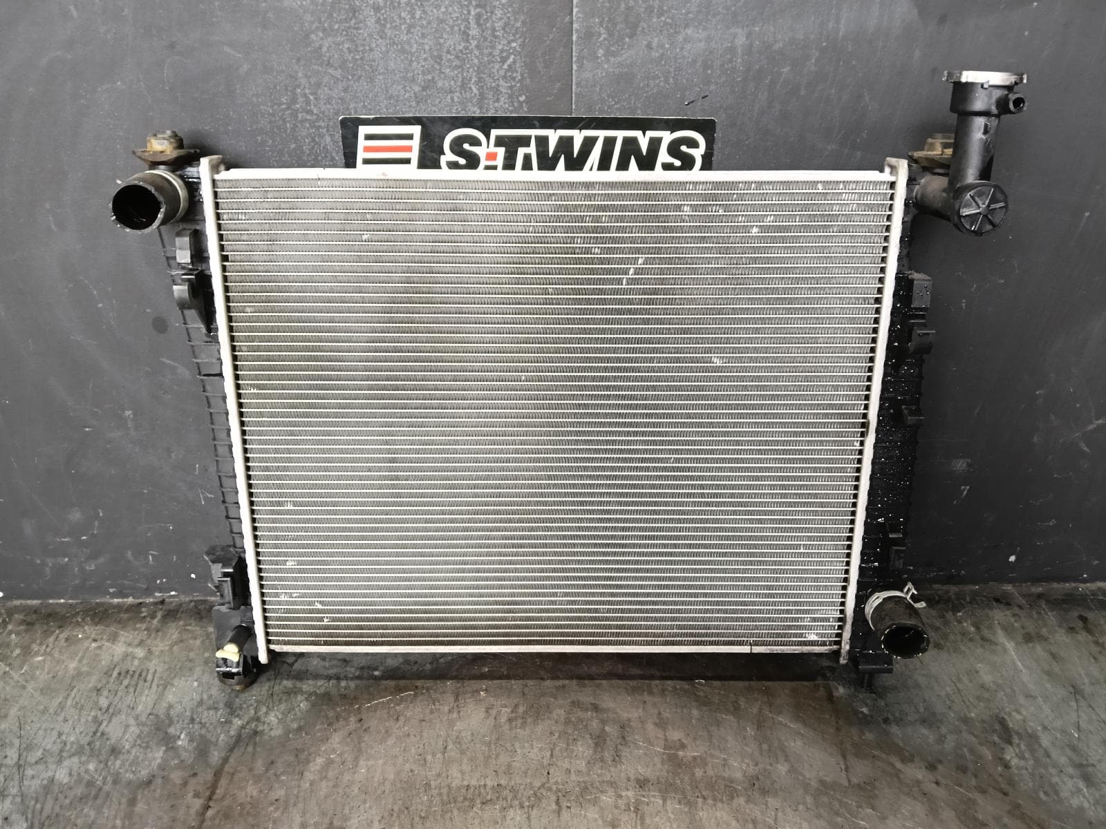 Used auto part listing image: 2014 JEEP GRANDCHEROKEE RADIATOR AUTO, 3.6, PETROL, WK, 04/13-09/16 0000423421