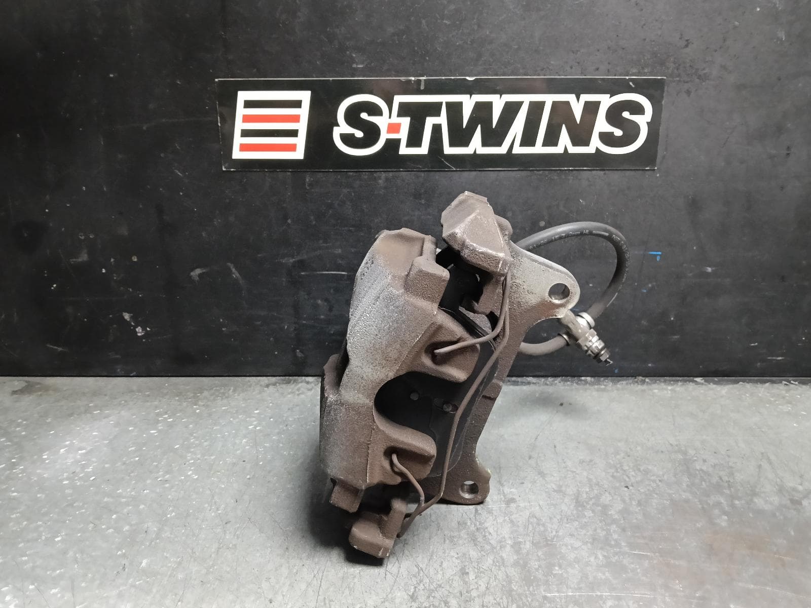 Used auto part listing image: 2015 VOLKSWAGEN TIGUAN CALIPER RH FRONT, 5N, 05/08-08/16 0000423671