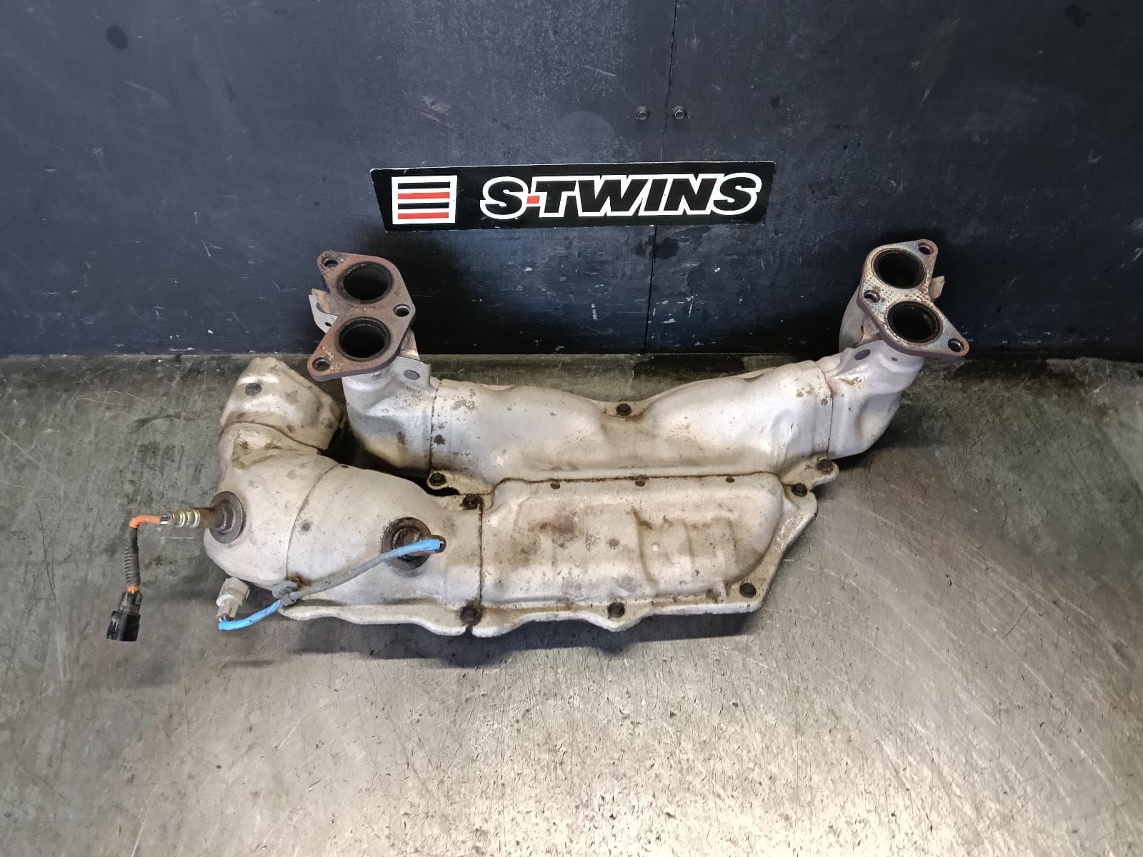 Used auto part listing image: 2013 SUBARU FORESTER CATALYTIC CONVERTER MANIFOLD-CAT TYPE, 2.5, PETROL, FB25, SJ, 12/12-08/18 0000423617