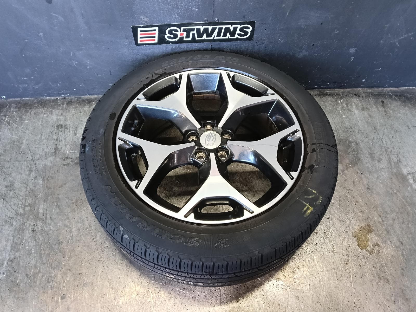 Used auto part listing image: 2013 SUBARU FORESTER WHEEL MAG FACTORY, 18X7IN, 5 Y SPOKE, SJ, 12/12-01/16 0000423615