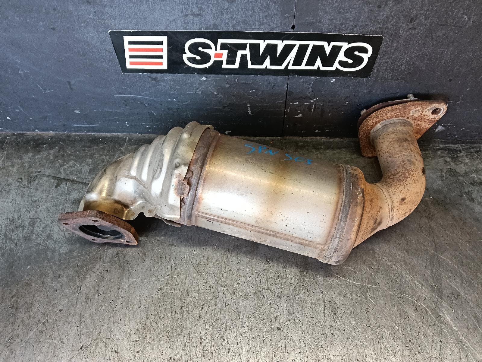 Used auto part listing image: 2014 ISUZU DMAX CATALYTIC CONVERTER DOWNPIPE-CAT TYPE, 3.0, DIESEL, RC, 05/12-10/16 0000423441