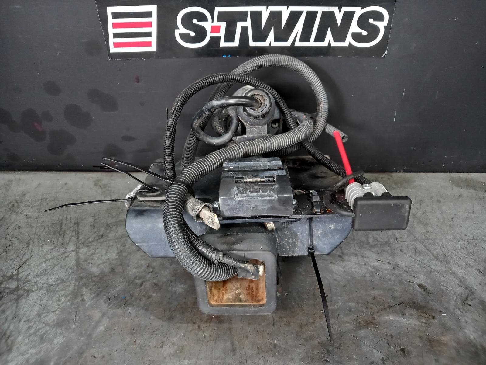 Used auto part listing image: 2018 VOLKSWAGEN AMAROK TOWBAR 2H, W/ REAR BUMPER TYPE, 10/10-09/22 0000377639