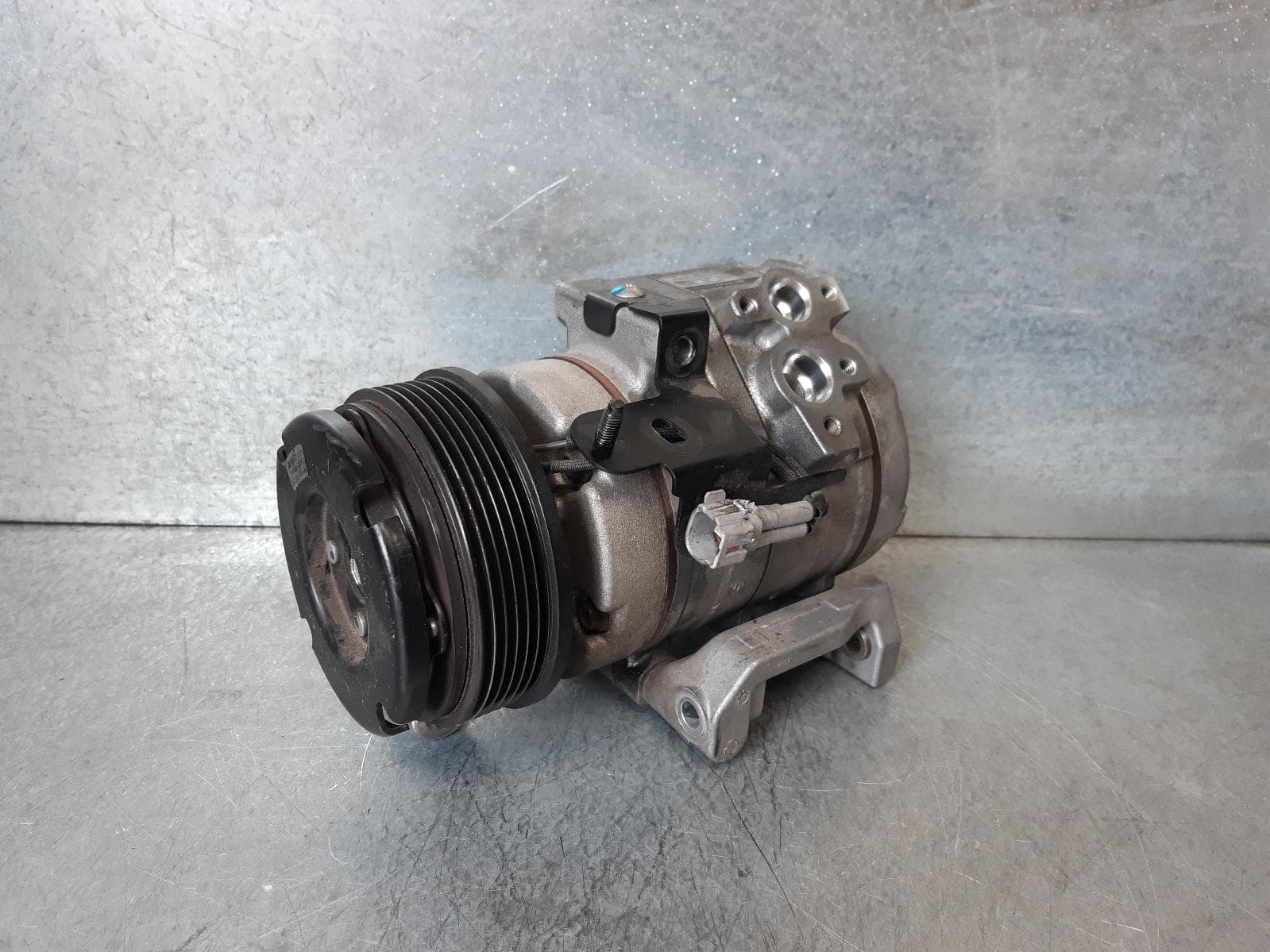 Used auto part listing image: 2015 SUBARU OUTBACK A C COMPRESSOR 6TH GEN, 2.0, EE20, DIESEL, 08/14-12/20 0000077112