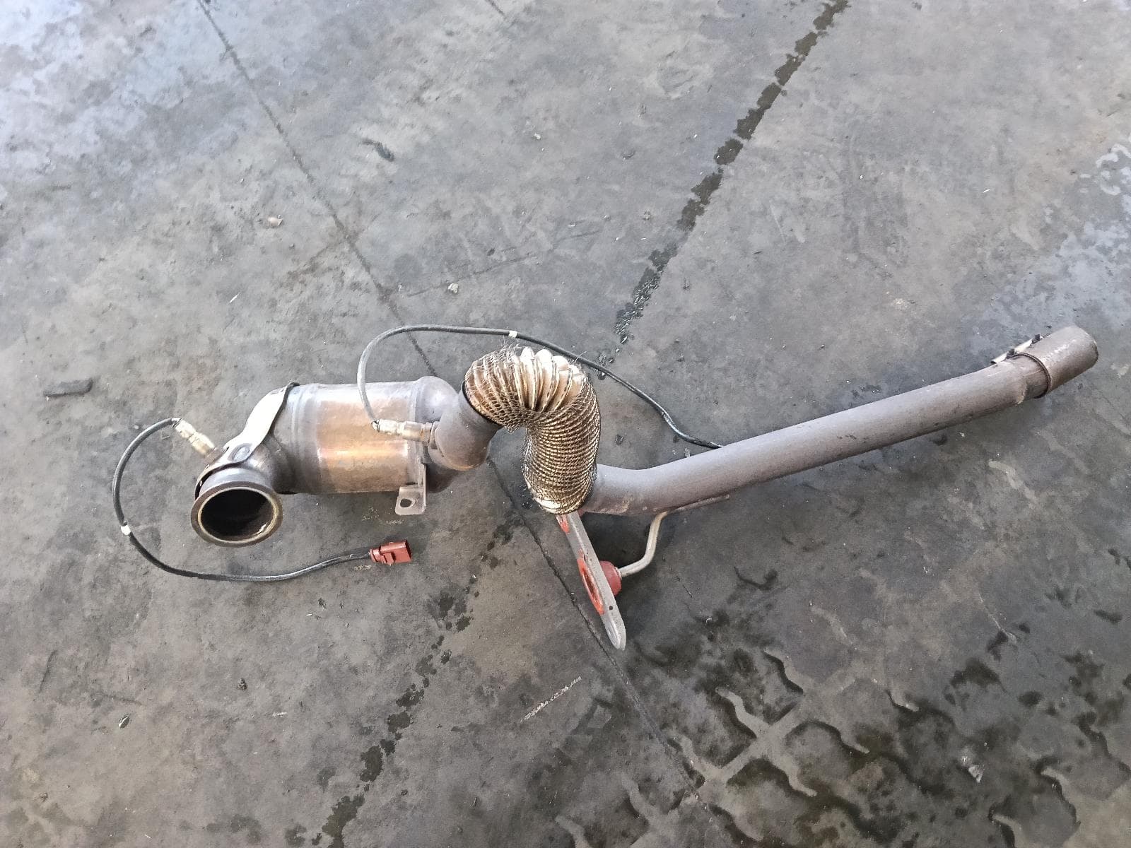 Used auto part listing image: 2018 VOLKSWAGEN GOLF CATALYTIC CONVERTER DOWNPIPE-CAT TYPE, 1.4, PETROL, CPTA/CXSA/CHPA/CMBA/CZCA/CZDA CODE, GEN 7, 11/12-08/20 0000416864