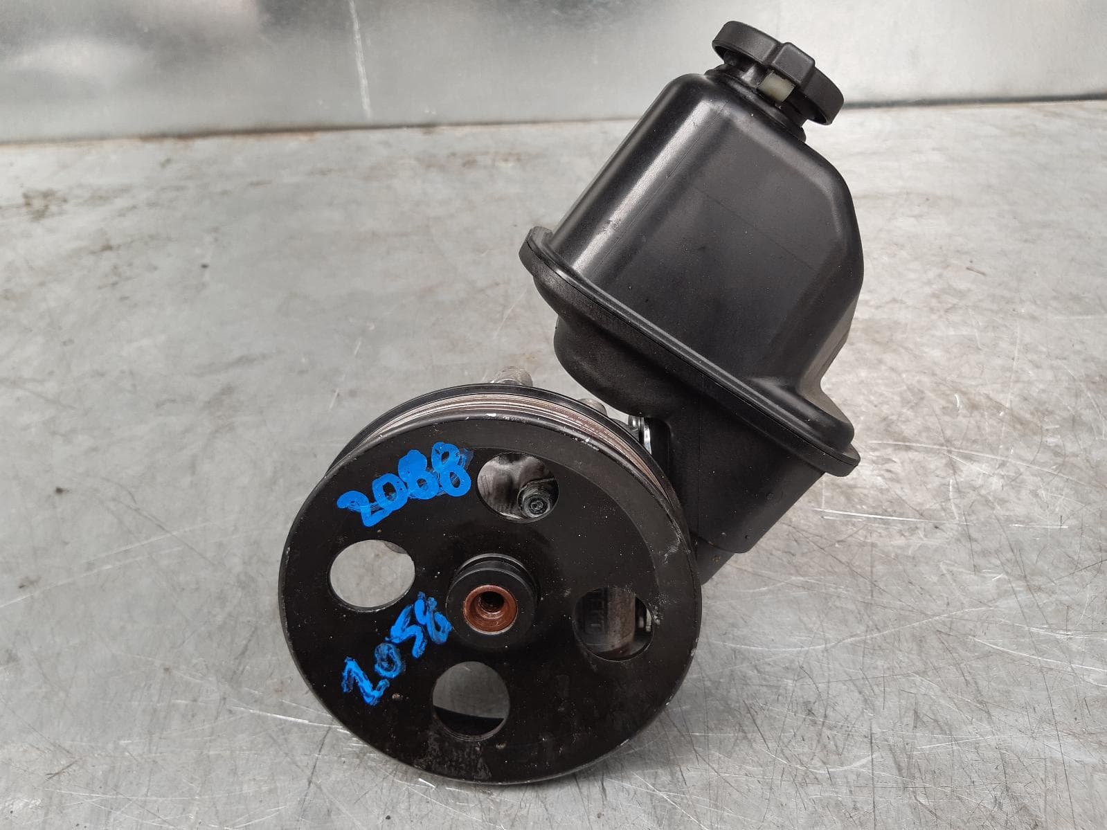 Used auto part listing image: 2015 HOLDEN CAPTIVA STEERING PUMP PETROL, 2.4, LE5/LE9, CG, 01/11-06/18 0000081630