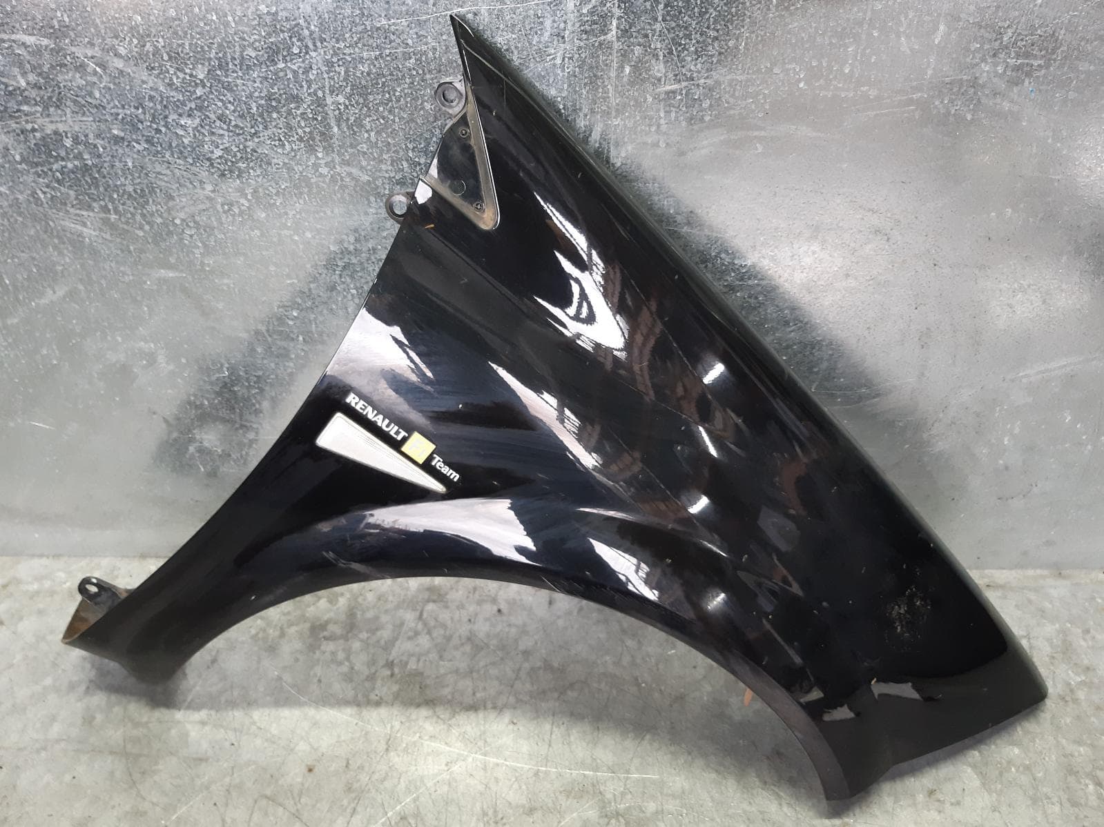 Used auto part listing image: 2007 RENAULT MEGANE RIGHT GUARD SEDAN/HATCH 12/03-08/10 0000092300