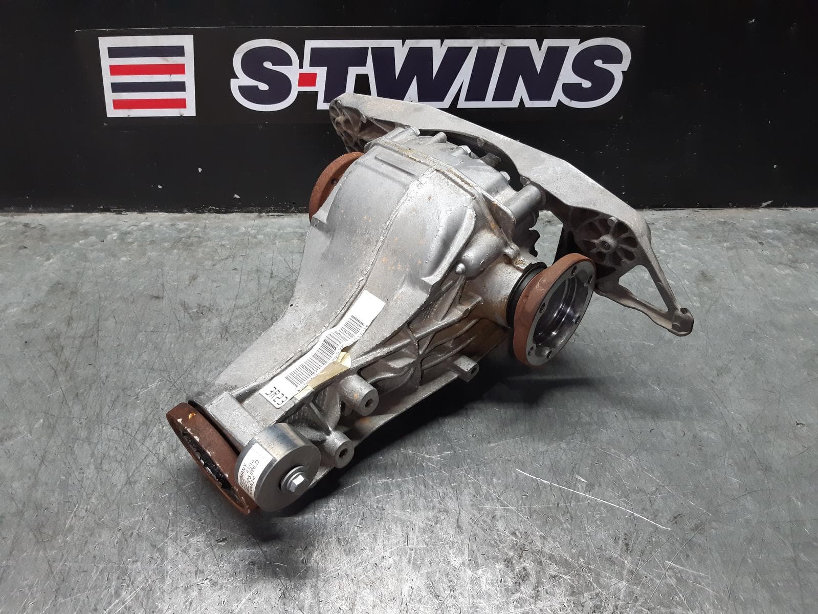 Used auto part listing image: 2015 AUDI Q5 DIFFERENTIAL CENTRE REAR, 8R, 43/13 RATIO, NPR CODE, 03/09-01/17 0000115674