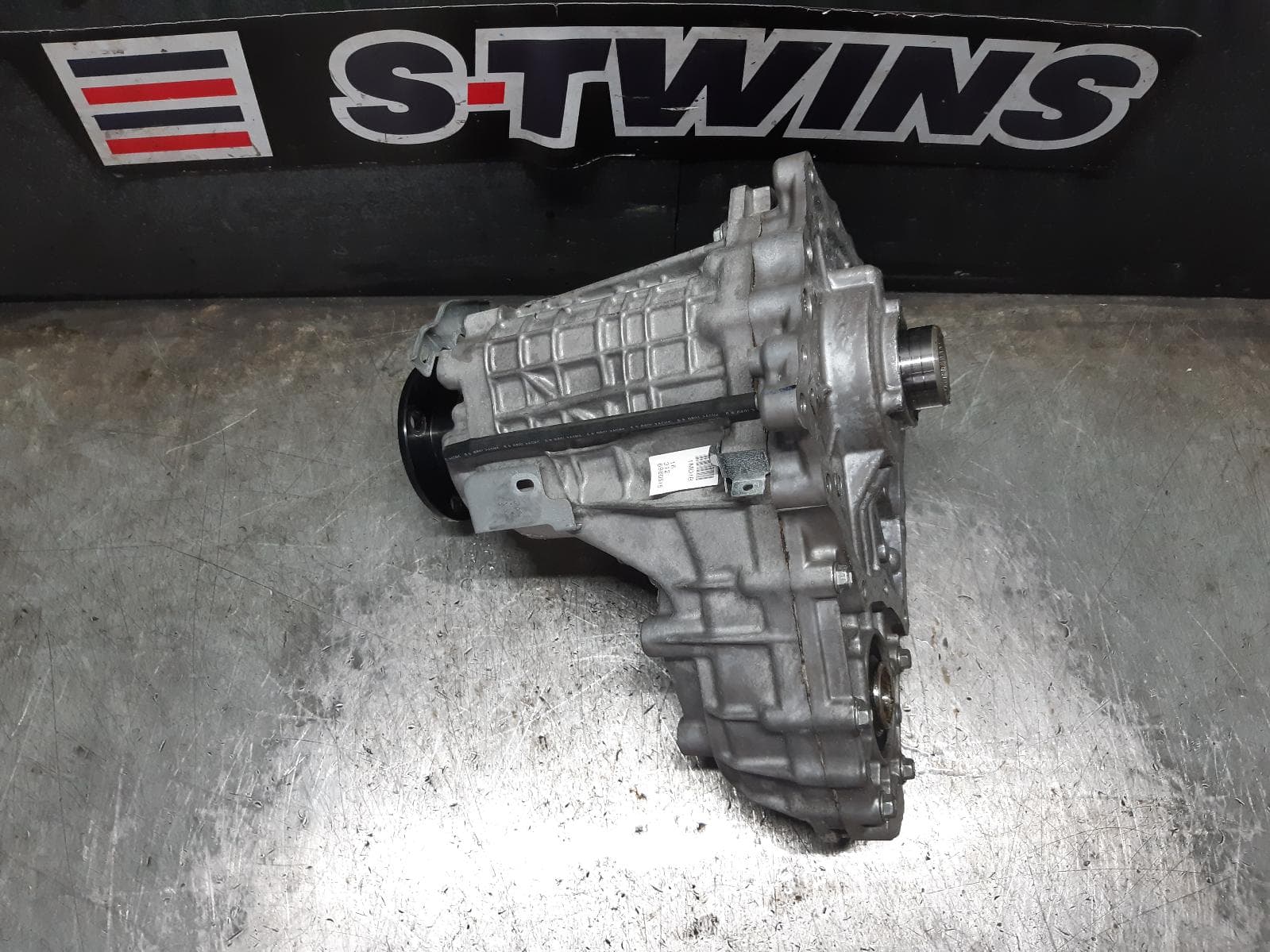 Used auto part listing image: 2017 INFINITI QX70 TRANSFER CASE S51, 10/13-12/19 0000209866
