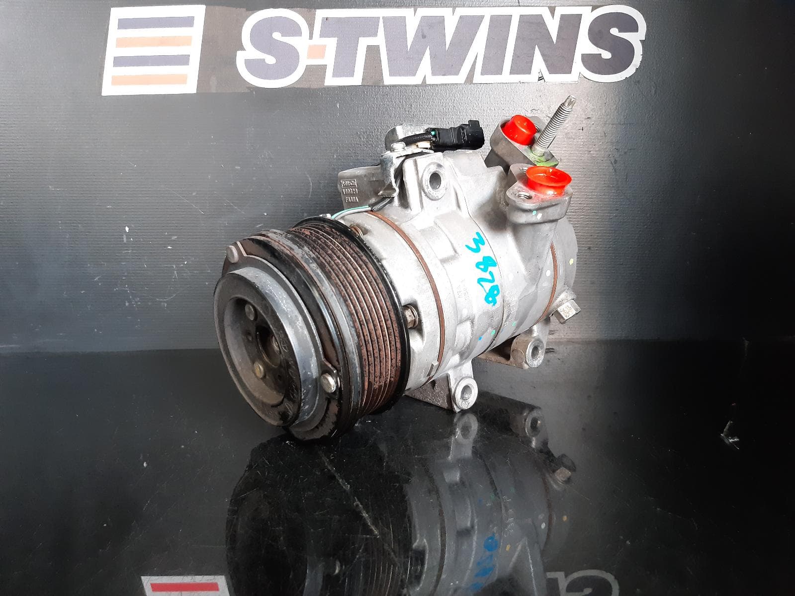 Used auto part listing image: 2017 FORD EVEREST A C COMPRESSOR UA, 3.2, DIESEL, 07/15-05/22 0000137723