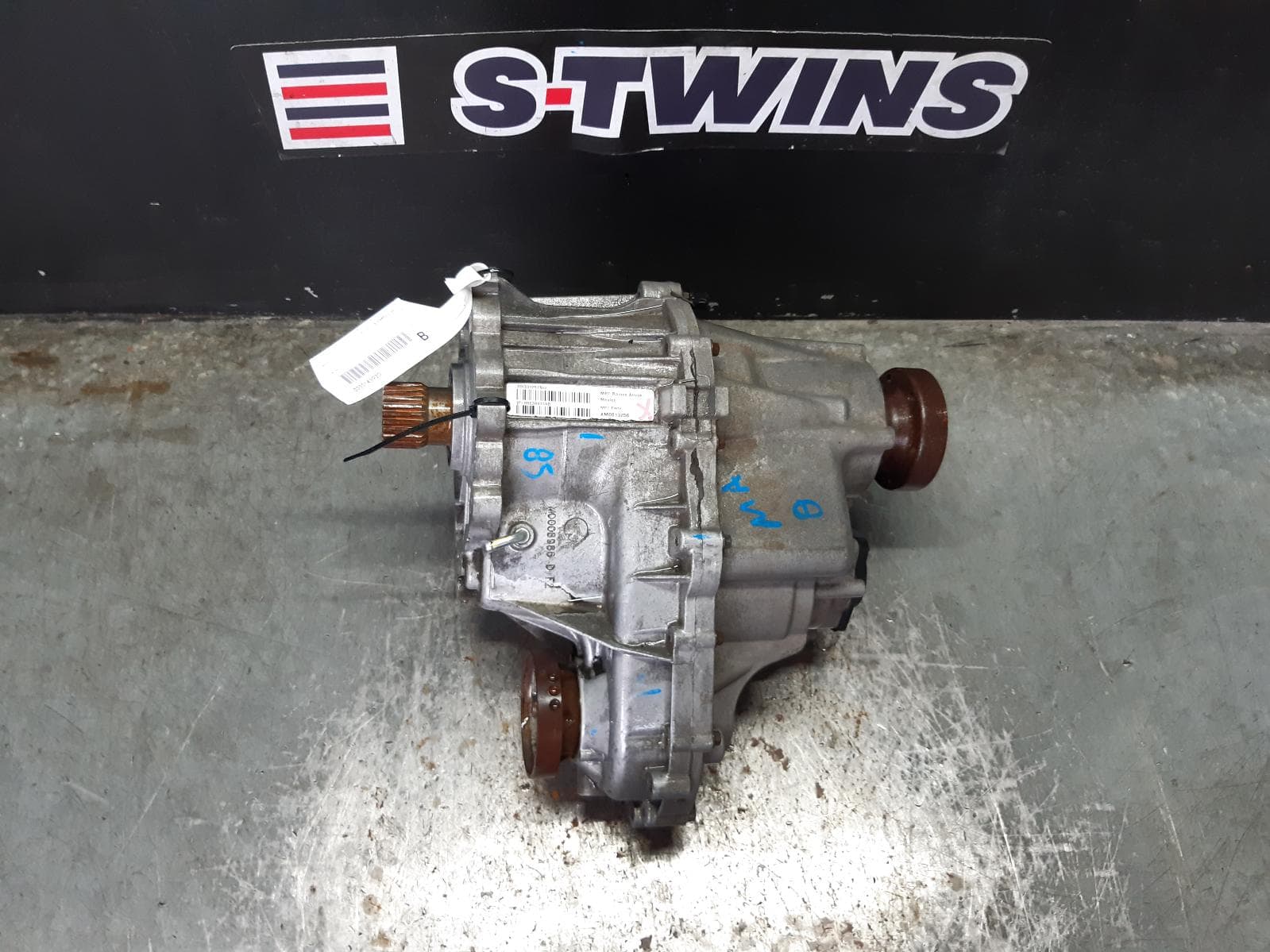 Used auto part listing image: 2013 JEEP GRANDCHEROKEE TRANSFER CASE AUTO, PETROL, 6.4, WK, 5 SPEED, 10/10-03/13 0000143920