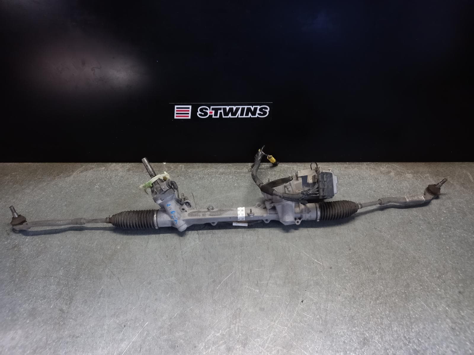 Used auto part listing image: 2018 PEUGEOT 3008 STEERING BOX RACK P84, 10/16-12/23 0000287366