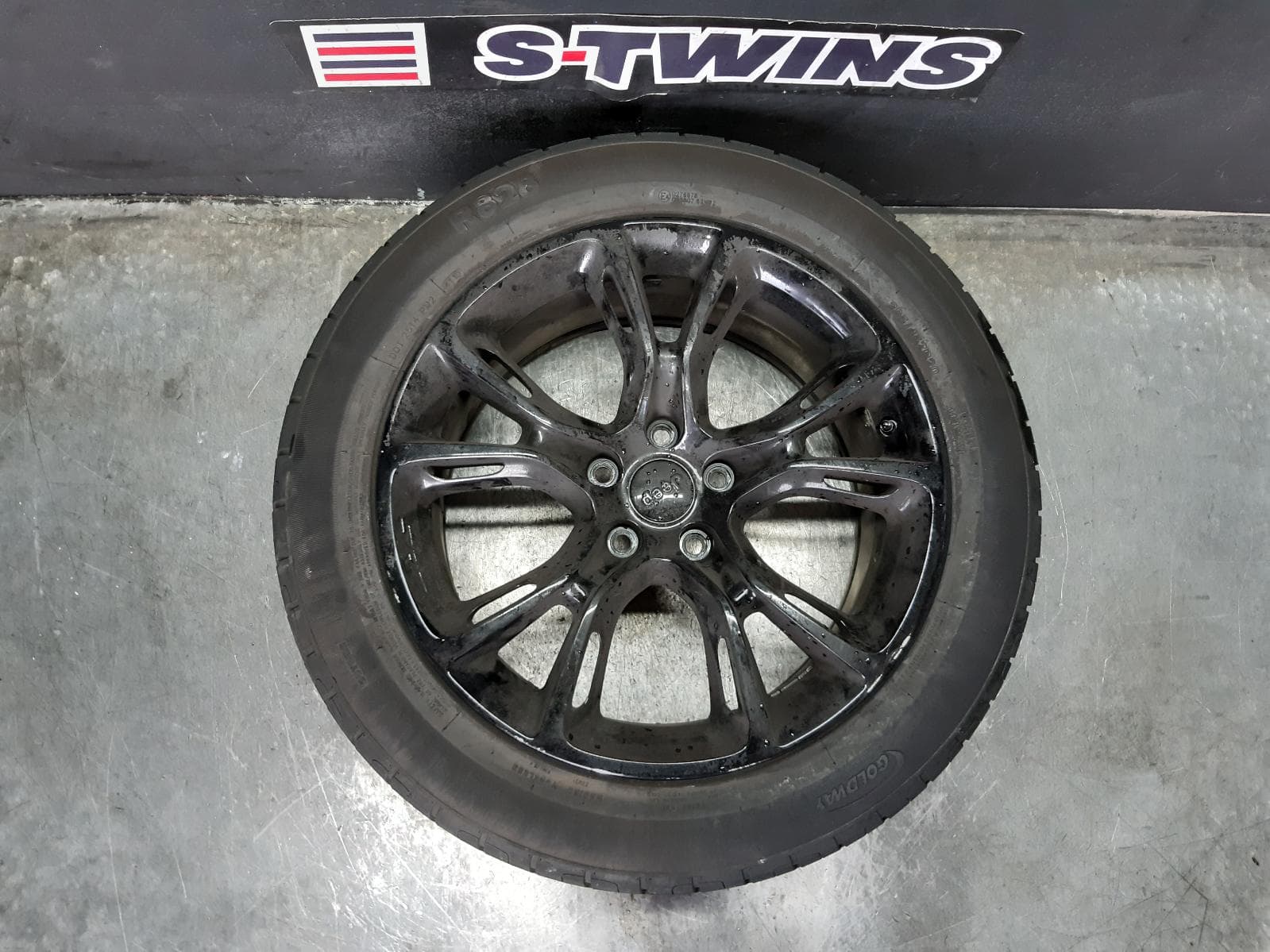 Used auto part listing image: 2012 JEEP GRANDCHEROKEE WHEEL MAG FACTORY, 20X10IN, BLACK CHROME FINISH, SRT8/SRT, WK, 01/12-02/22 0000163053