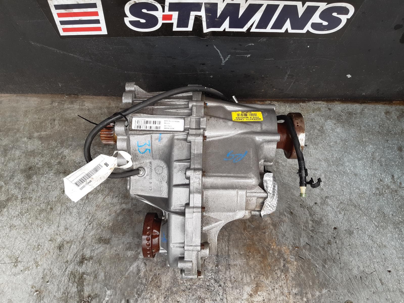 Used auto part listing image: 2012 JEEP GRANDCHEROKEE TRANSFER CASE AUTO, PETROL, 6.4, WK, 5 SPEED, 10/10-03/13 0000172468