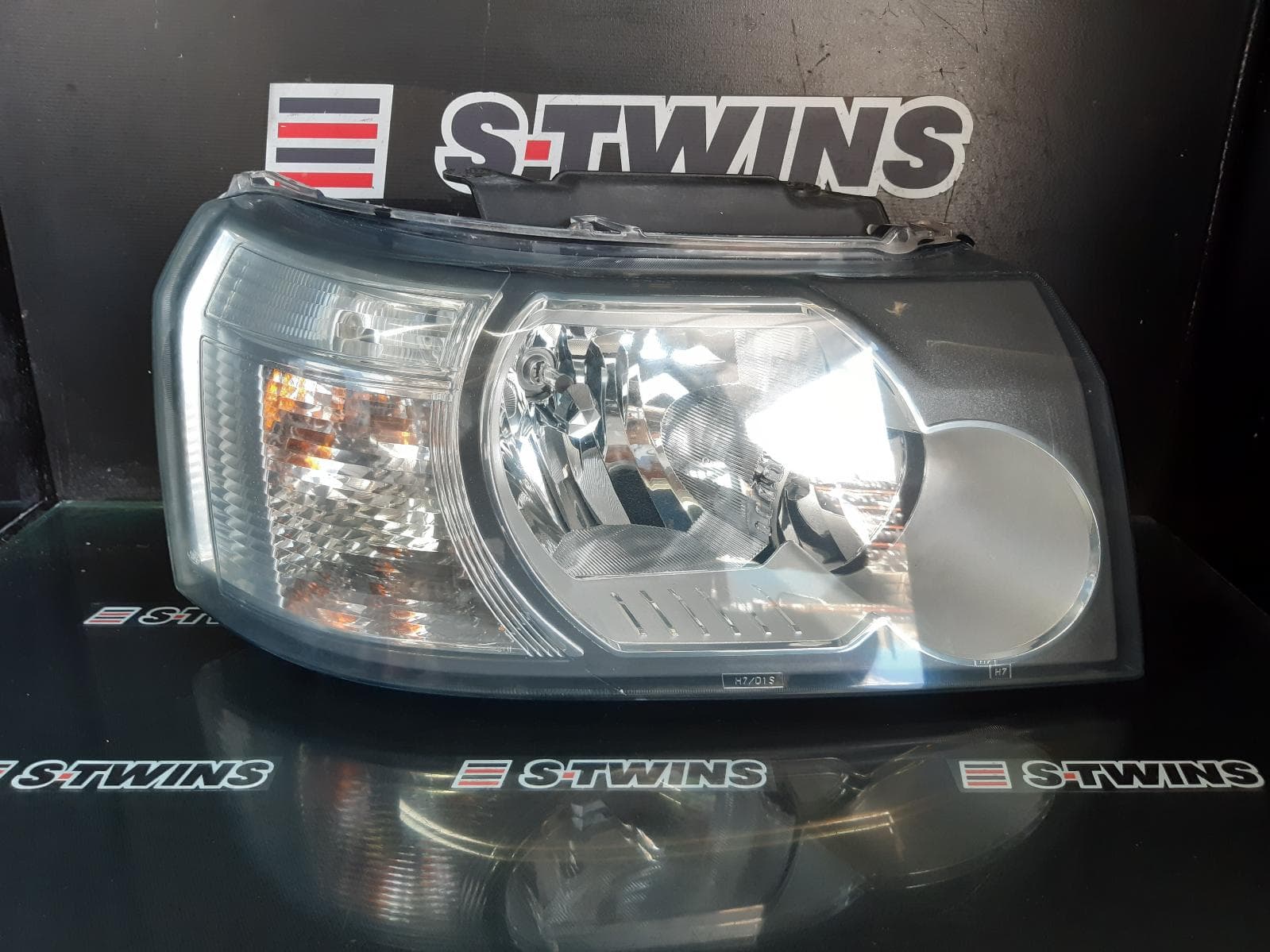 Used auto part listing image: 2007 LAND ROVER FREELANDER RIGHT HEADLAMP LF2, HALOGEN, 06/07-10/10 0000177211