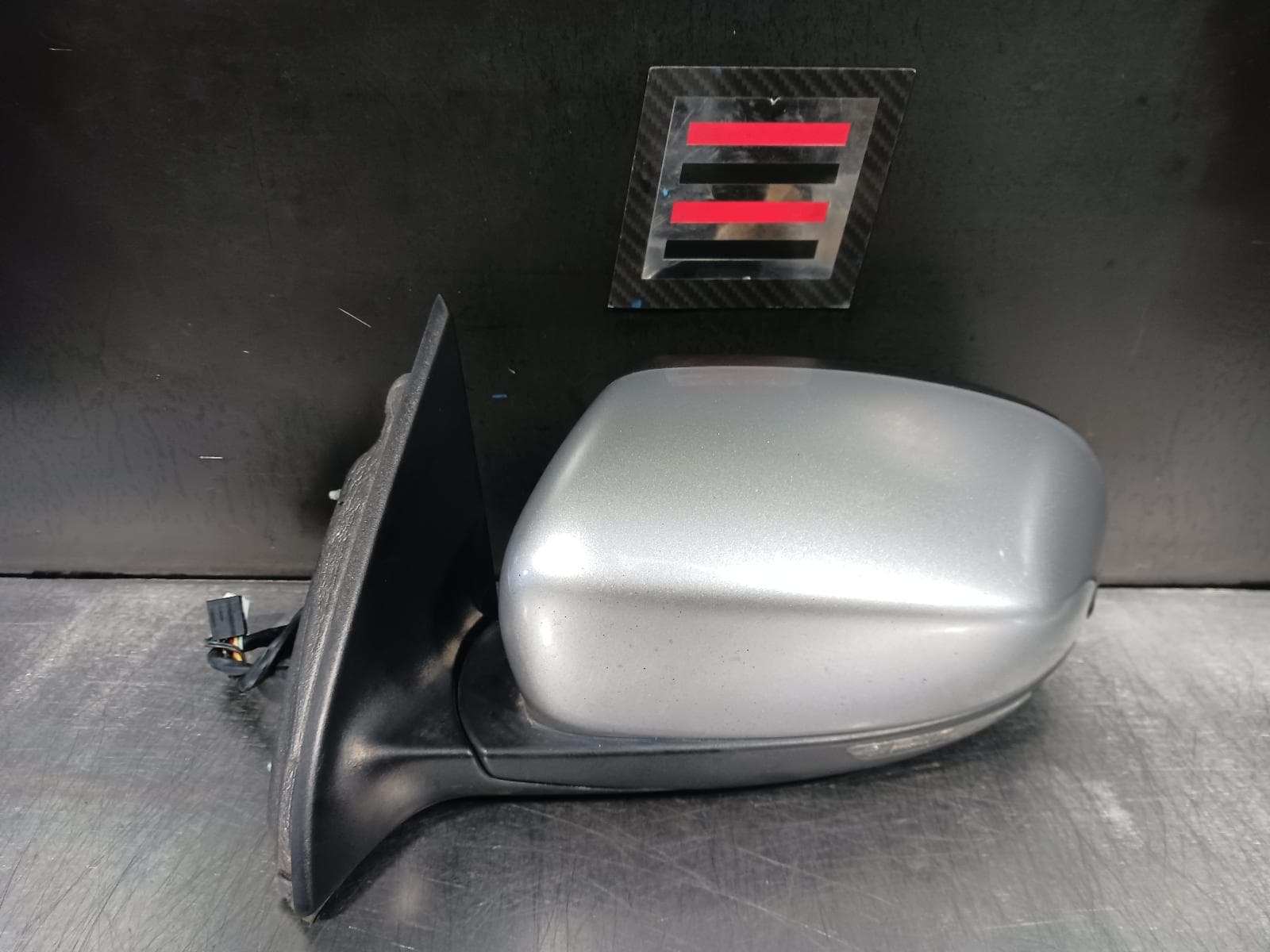 Used auto part listing image: 2014 JEEP CHEROKEE LEFT DOOR MIRROR KL, NON TRAILHAWK, COLOUR CODED, W/ BLIND SPOT TYPE, 02/14-03/18 0000220319