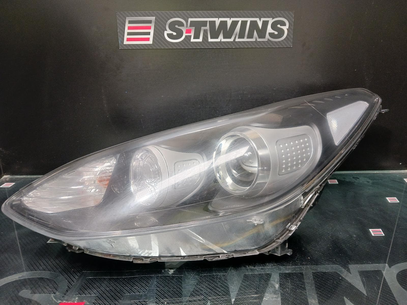 Used auto part listing image: 2018 KIA SPORTAGE LEFT HEADLAMP QL, Si, NON HID & NON DAYTIME RUNNING LAMP TYPE, 10/15-04/18 0000187089