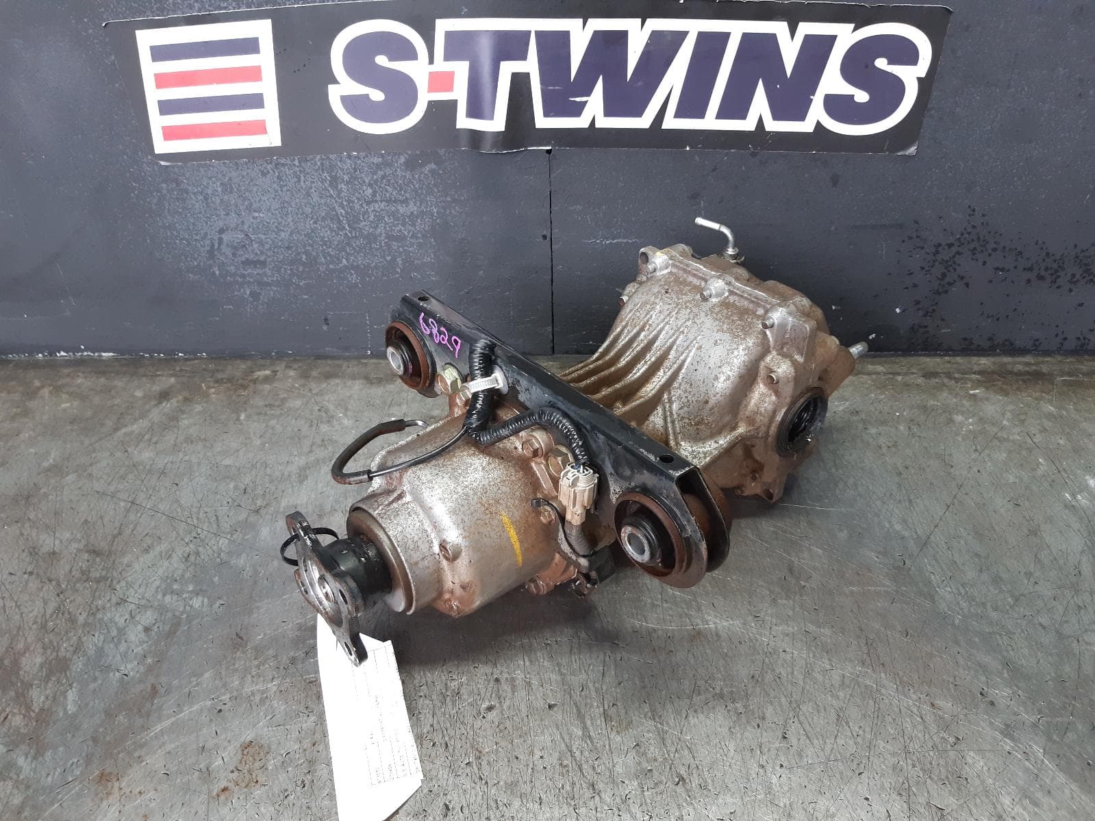 Used auto part listing image: 2008 NISSAN XTRAIL DIFFERENTIAL CENTRE 2.5, AUTO, T31, PETROL, 09/07-12/13 0000187428