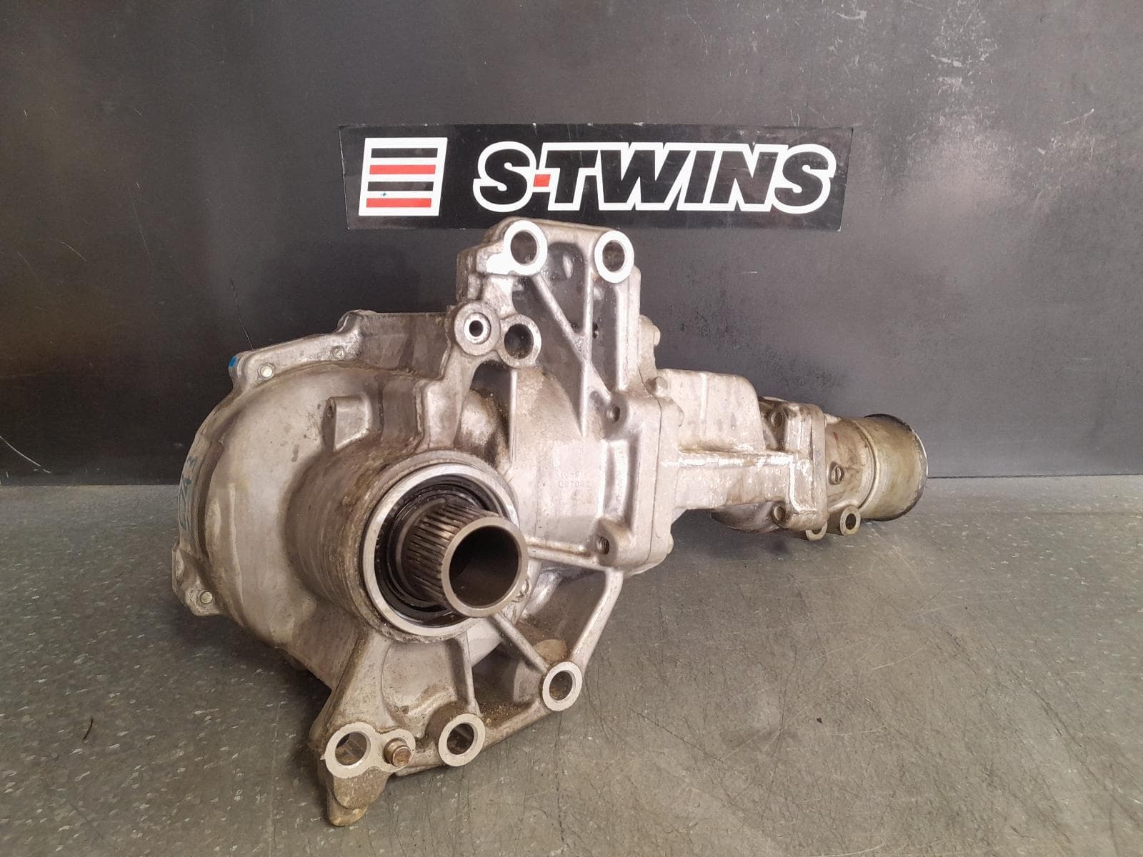 Used auto part listing image: 2019 MITSUBISHI OUTLANDER TRANSFER CASE DIESEL, 2.2, ZJ-ZL, 10/12-07/21 0000323476