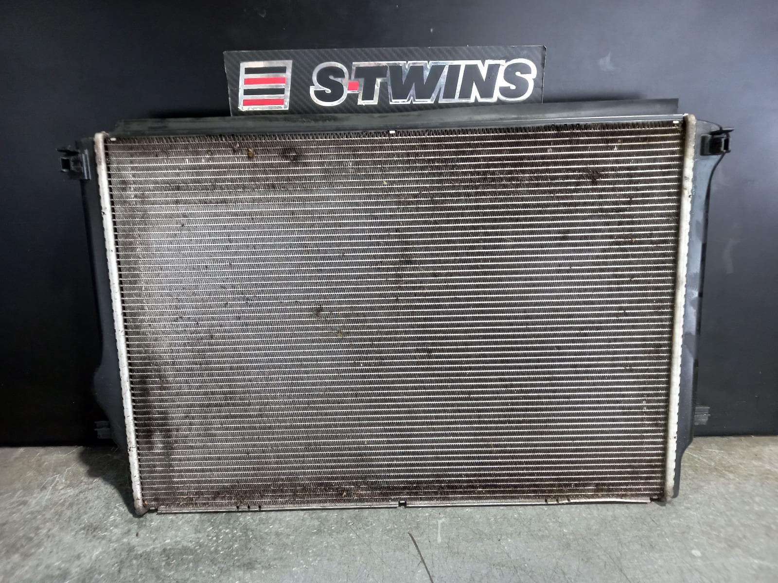 Used auto part listing image: 2018 VOLKSWAGEN TIGUAN RADIATOR PRIMARY RADIATOR (CLOSEST TO ENGINE), AUTO, 2.0, PETROL, CHHB/CZPA/DGVA/CXDA CODE, 5NA, 06/16- 0000236892