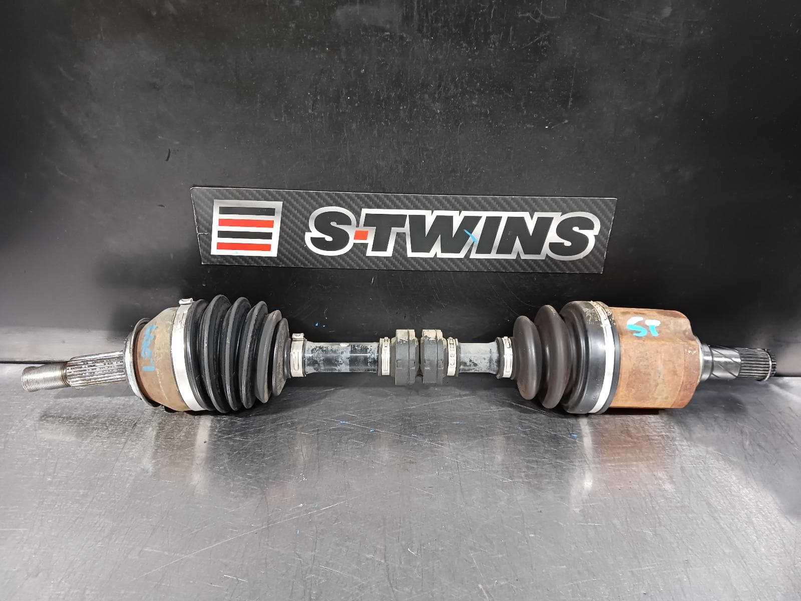 Used auto part listing image: 2019 NISSAN XTRAIL LEFT DRIVESHAFT FRONT, AUTO T/M, DIESEL, 2.0, AWD, T32, 02/17-07/22 0000240985