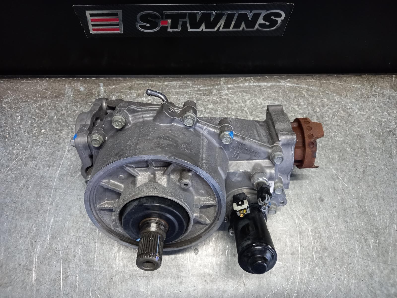 Used auto part listing image: 2020 JEEP CHEROKEE DIFFERENTIAL CENTRE REAR, 3.2, KL, PETROL, 3.55 RATIO, 01/19-11/22 0000251096