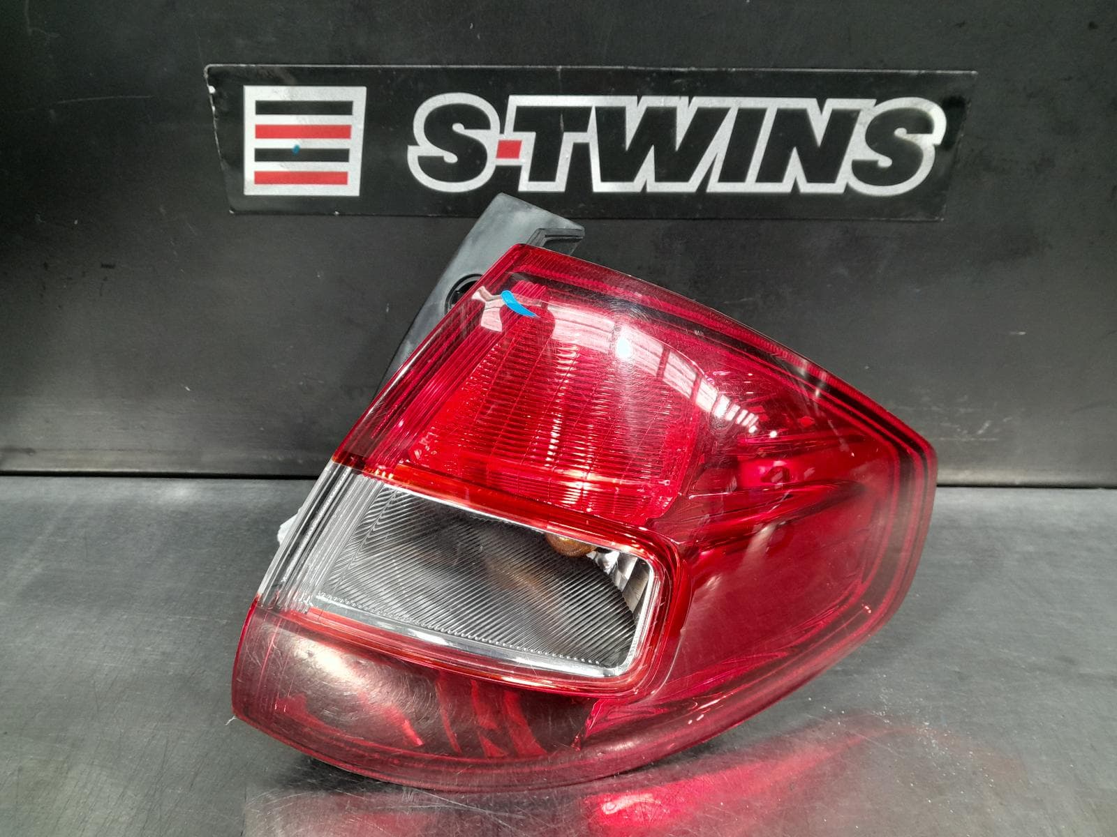 Used auto part listing image: 2013 RENAULT KALEOS RIGHT TAILLIGHT H45, 09/08-04/16 0000292335