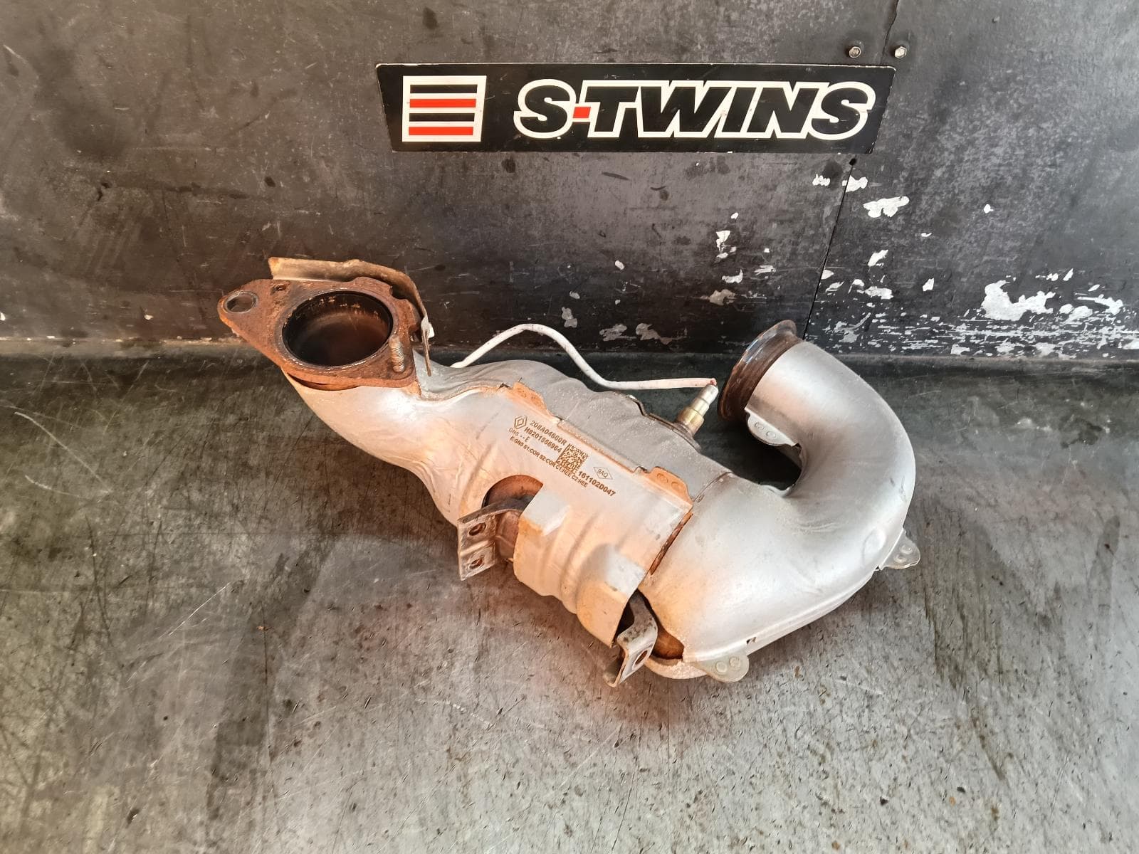 Used auto part listing image: 2017 RENAULT MEGANE CATALYTIC CONVERTER MANIFOLD-CAT TYPE, PETROL, 1.6, BFB/KFB, 06/16-02/20 0000409418