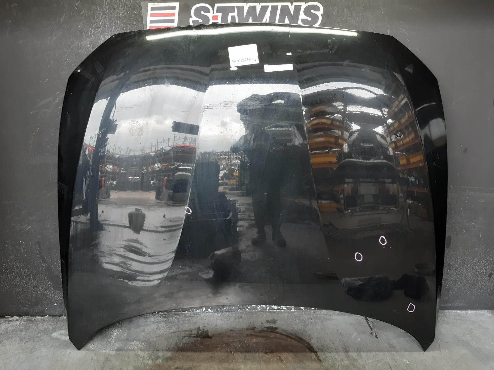 Used auto part listing image: 2014 BMW 2 SERIES BONNET F22/F23, COUPE/CABRIO, 01/14-07/21 0000243077