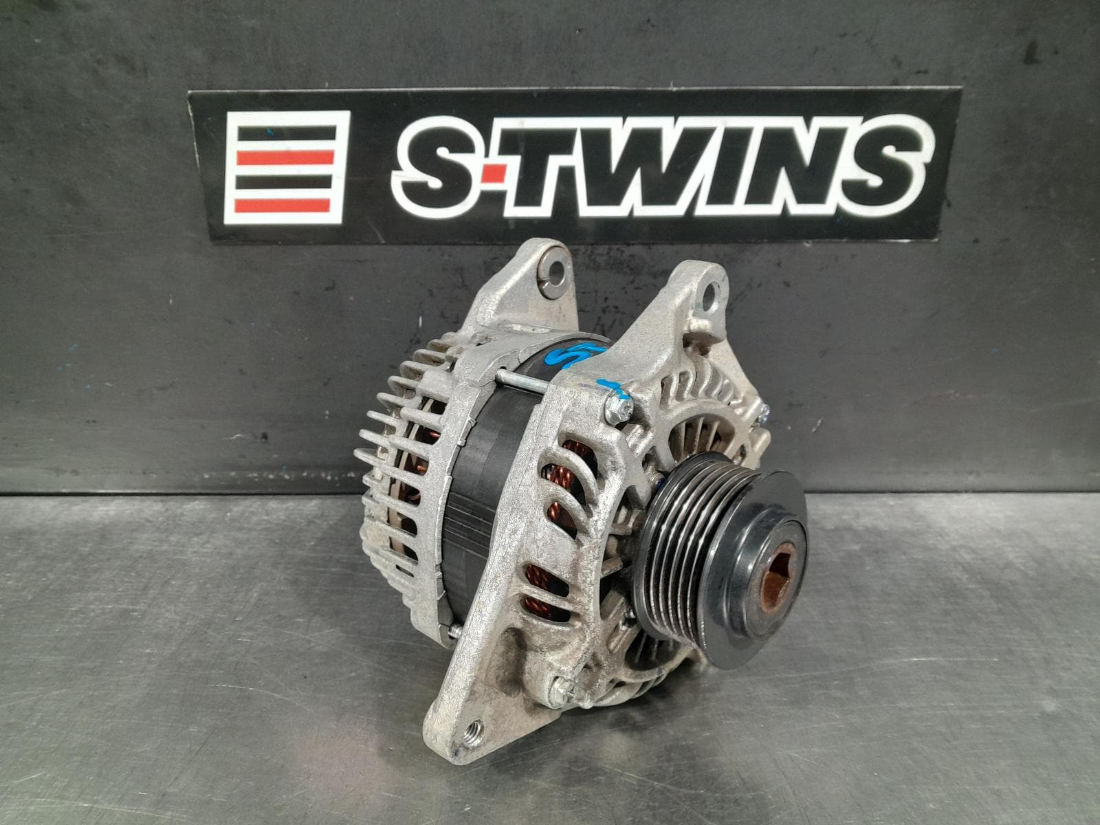 Used auto part listing image: 2021 MITSUBISHI PAJERO ALTERNATOR DIESEL, 2.4, 4N15, TURBO, 130A, PAJERO SPORT, QF, 11/19-05/22 0000273171