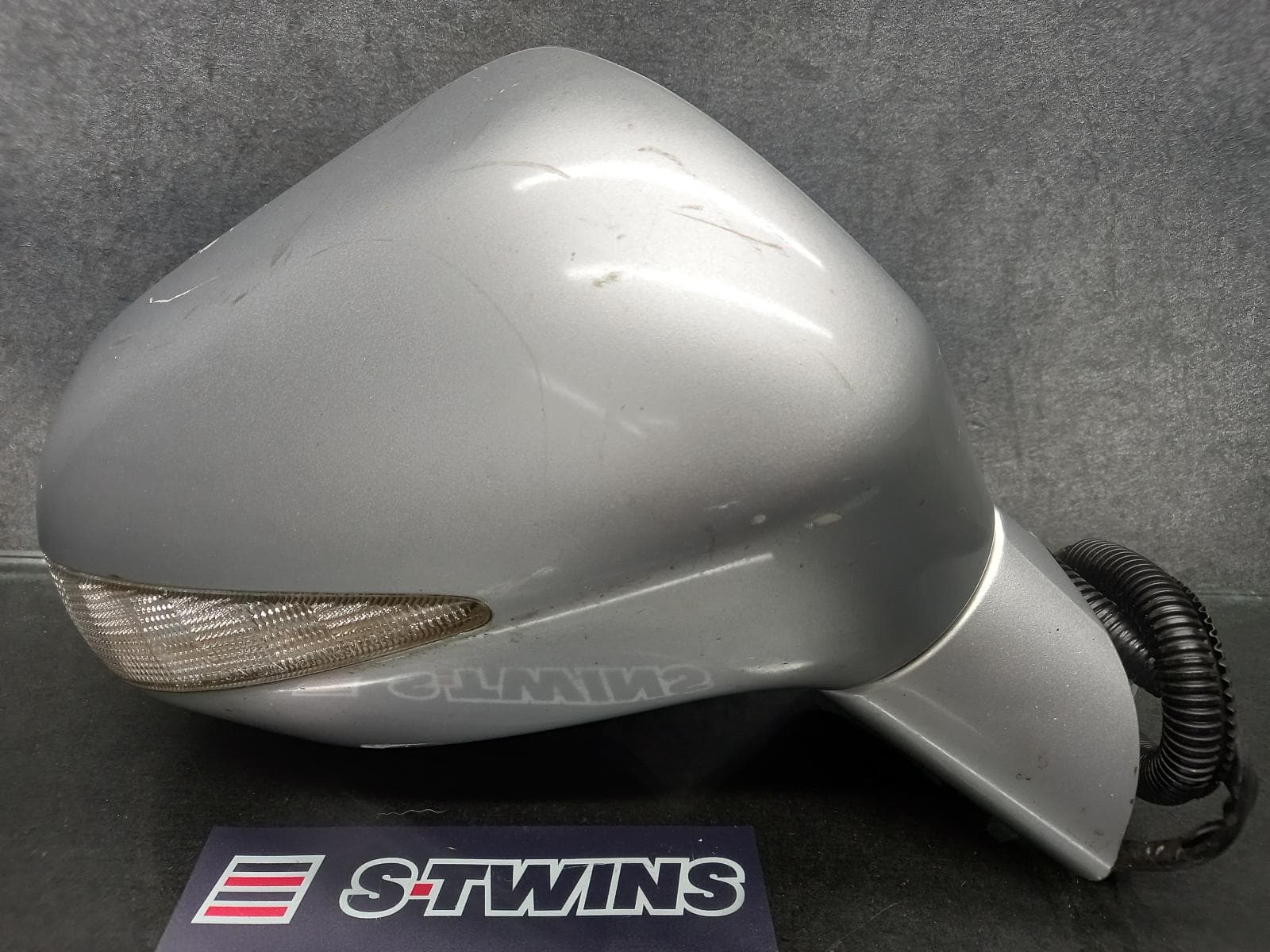 Used auto part listing image: 2007 HONDA CIVIC RIGHT DOOR MIRROR 8TH GEN, FD, SEDAN, HYBRID, W/ INDICATOR, CLEAR GLASS TYPE, 02/06-02/09 0000143742