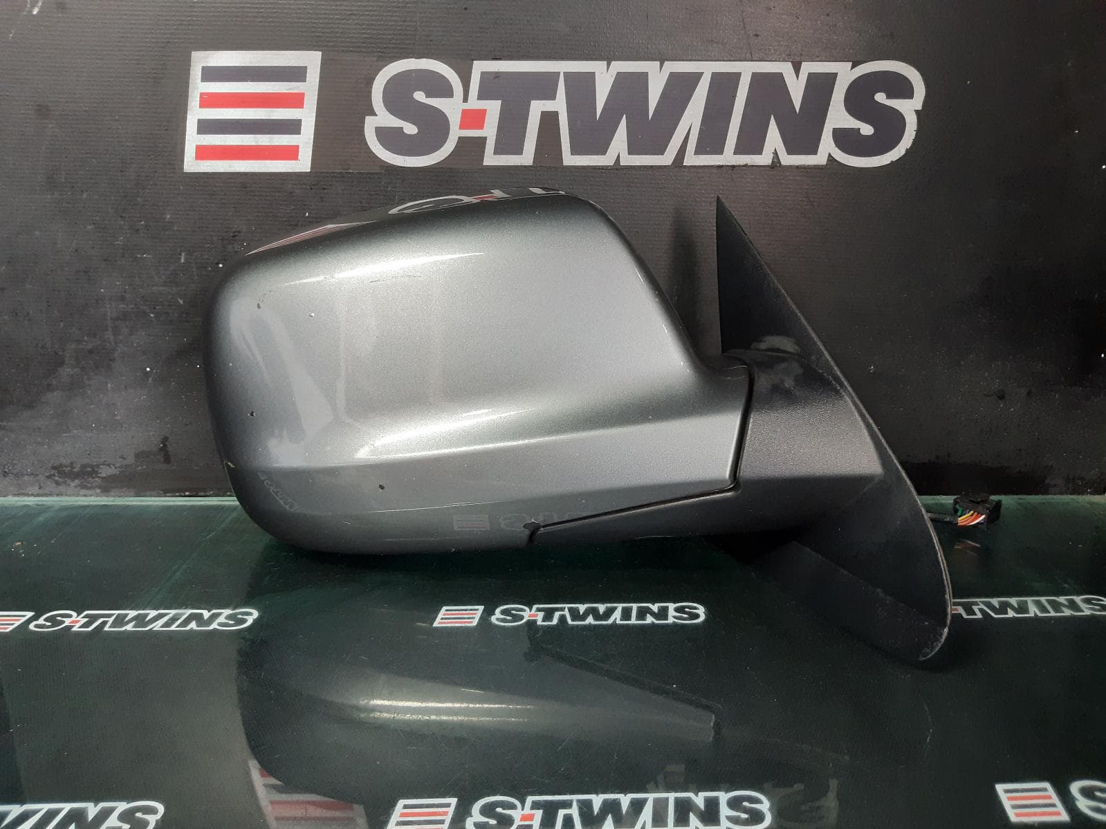Used auto part listing image: 2009 JEEP GRANDCHEROKEE RIGHT DOOR MIRROR WH, POWER, COLOUR CODED, 08/08-12/10 0000253838
