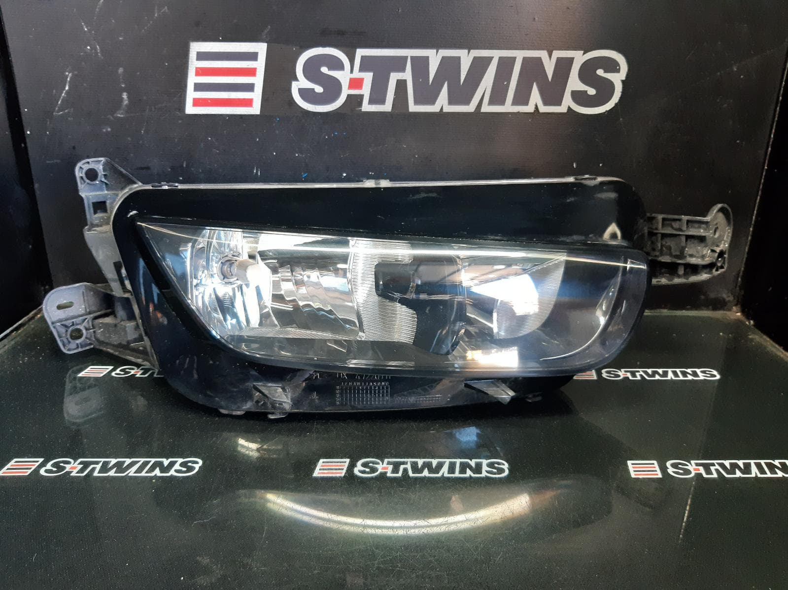 Used auto part listing image: 2014 CITROEN C4 PICASSO RIGHT HEADLAMP B7, GRAND PICASSO, XENON TYPE, 02/14- 0000317216