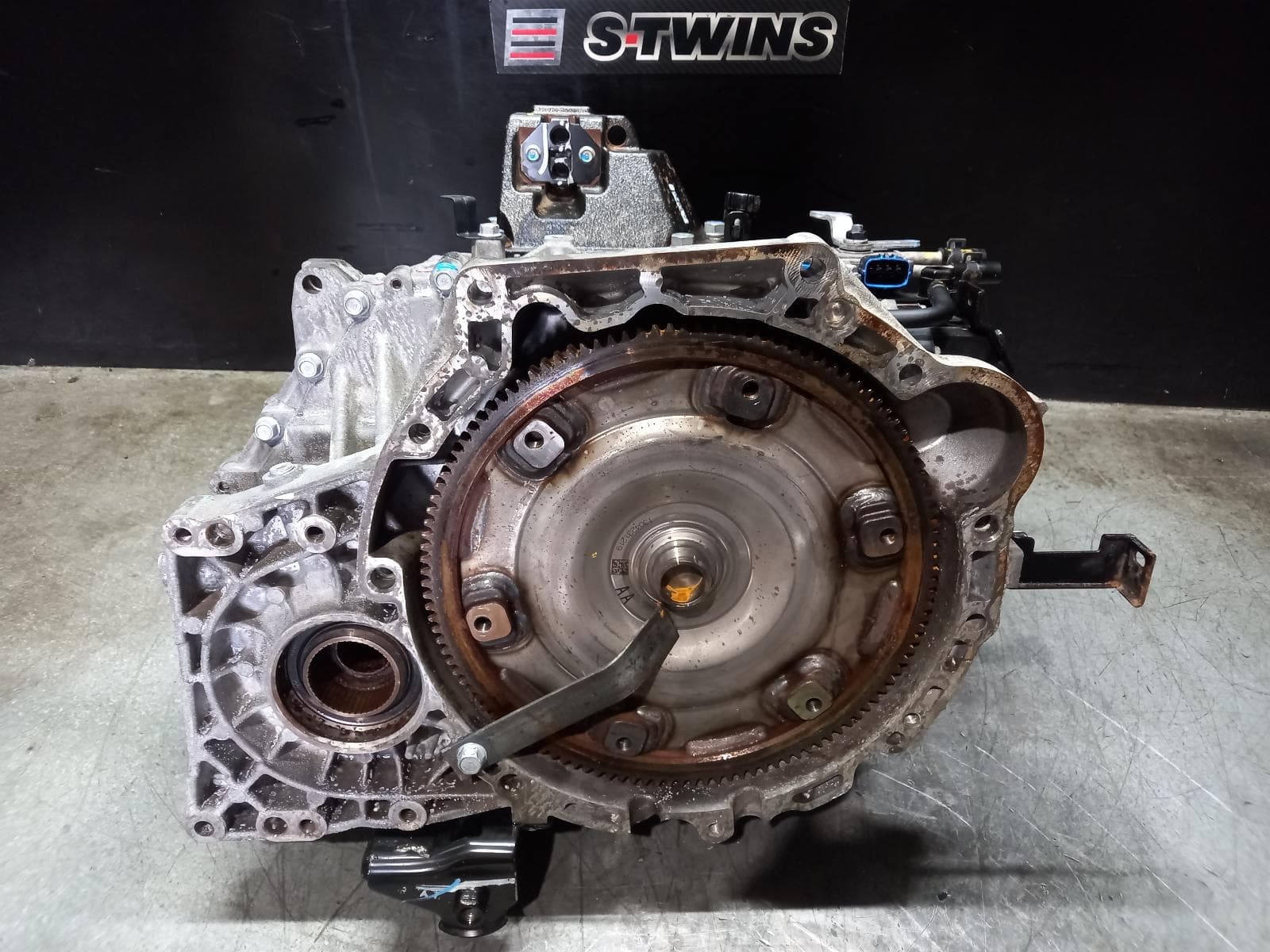 Used auto part listing image: 2013 KIA SORENTO TRANS GEARBOX AUTO, AWD, DIESEL, 2.2, TURBO, 6 SPEED, NO TRANSFER CASE, XM, 10/12-12/14 0000303243