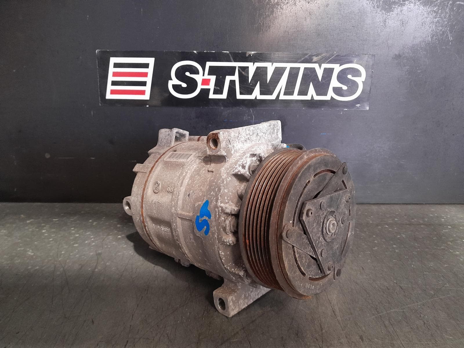 Used auto part listing image: 2021 RENAULT TRAFIC A C COMPRESSOR X82, 2.0, DIESEL, 09/19- 0000344597