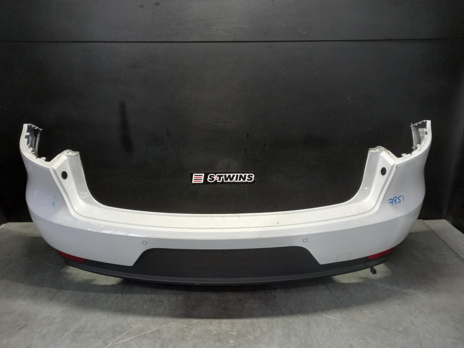 Used auto part listing image: 2019 PORSCHE MACAN REAR BUMPER BUMPER BAR (2 PIECE), STANDARD/S, 95B, 08/18-04/21 0000330255