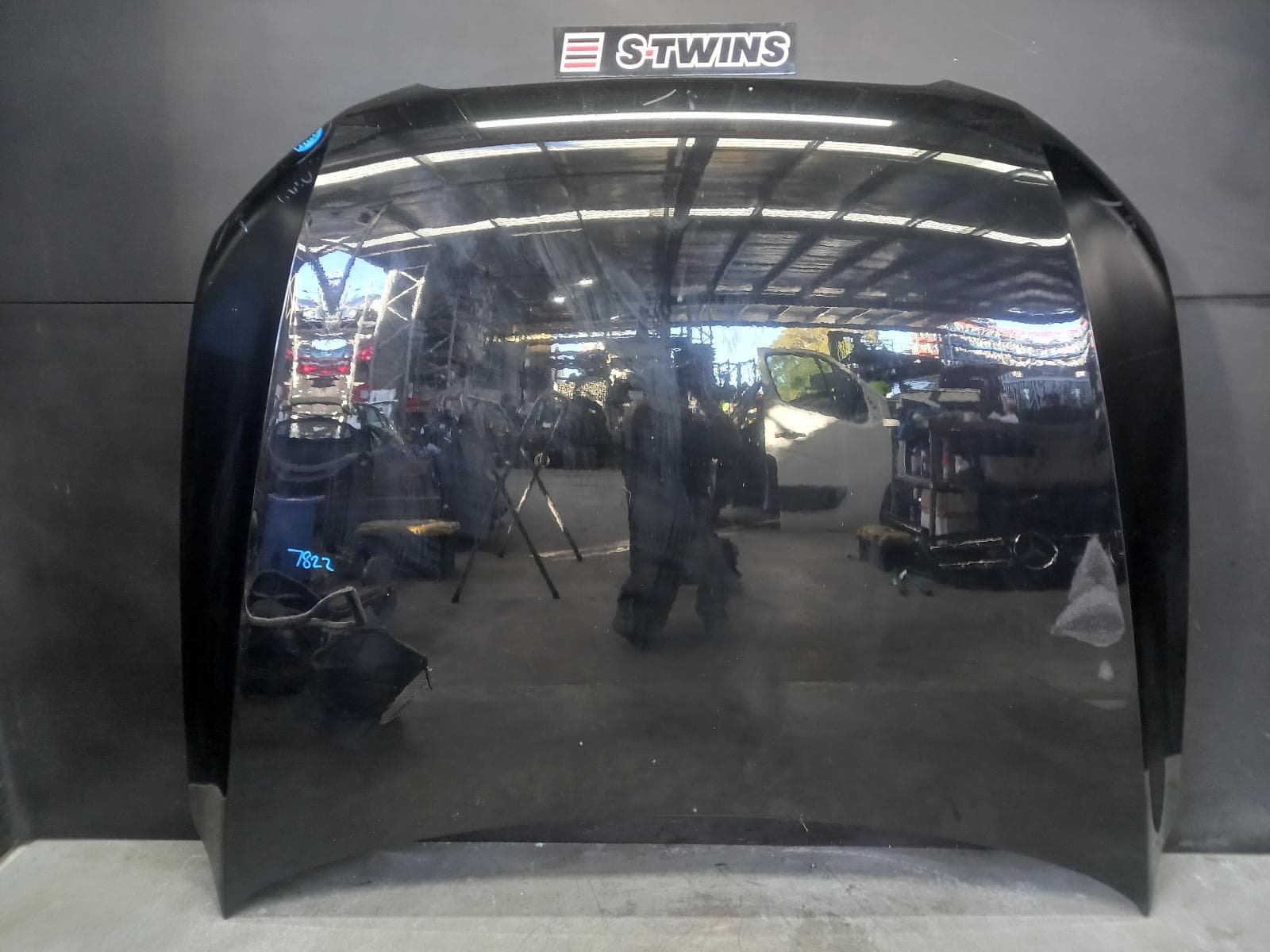 Used auto part listing image: 2015 AUDI Q5 BONNET 8R, 09/13-01/17 0000337639