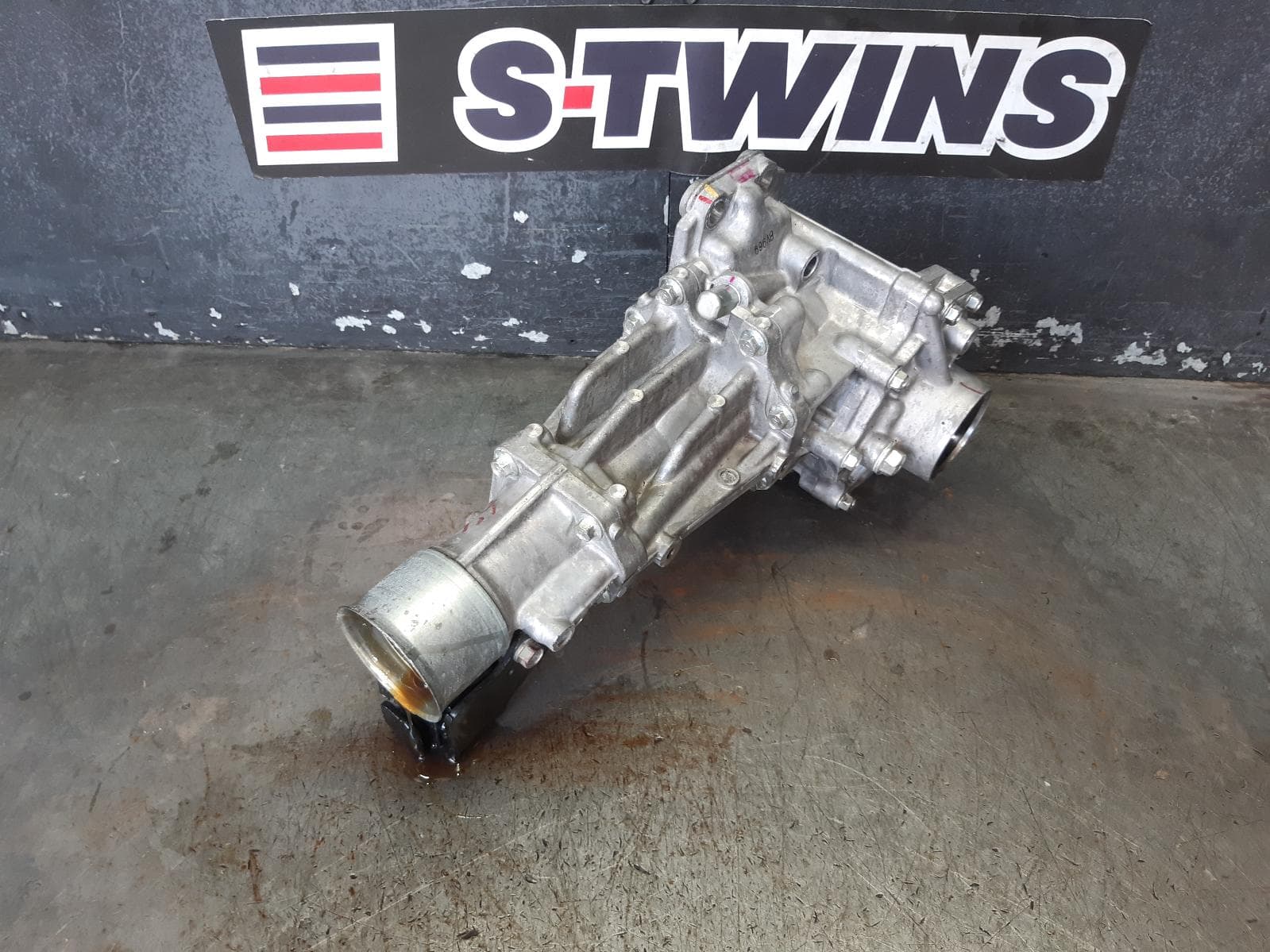 Used auto part listing image: 2019 MITSUBISHI OUTLANDER TRANSFER CASE PETROL, 2.0/2.4, ZJ-ZL, 10/12-07/21 0000293196