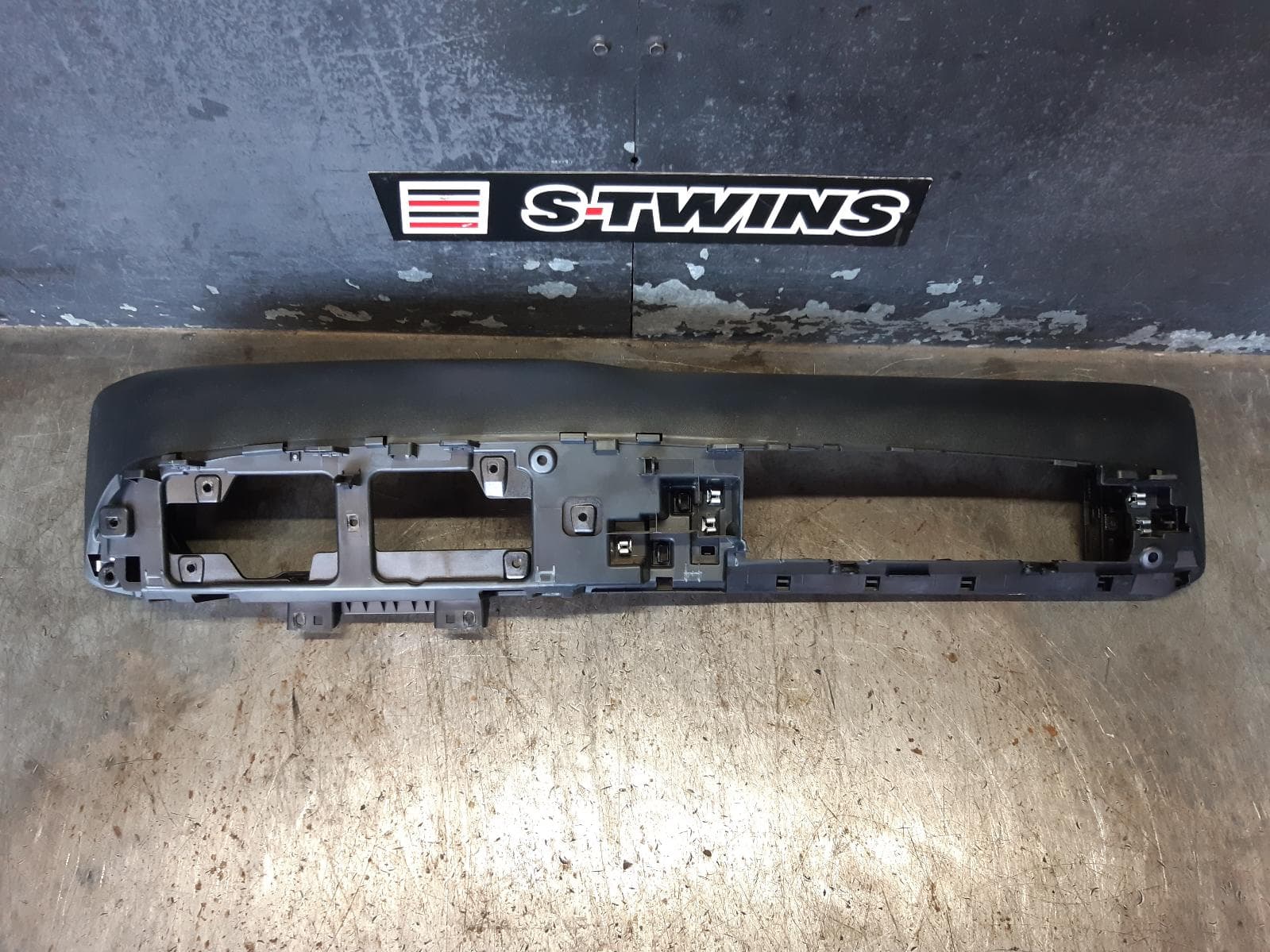 Used auto part listing image: 2022 KIA CARNIVAL/GRAND CARNIVAL TRIM PANEL KA4, 10/20- 0000316554