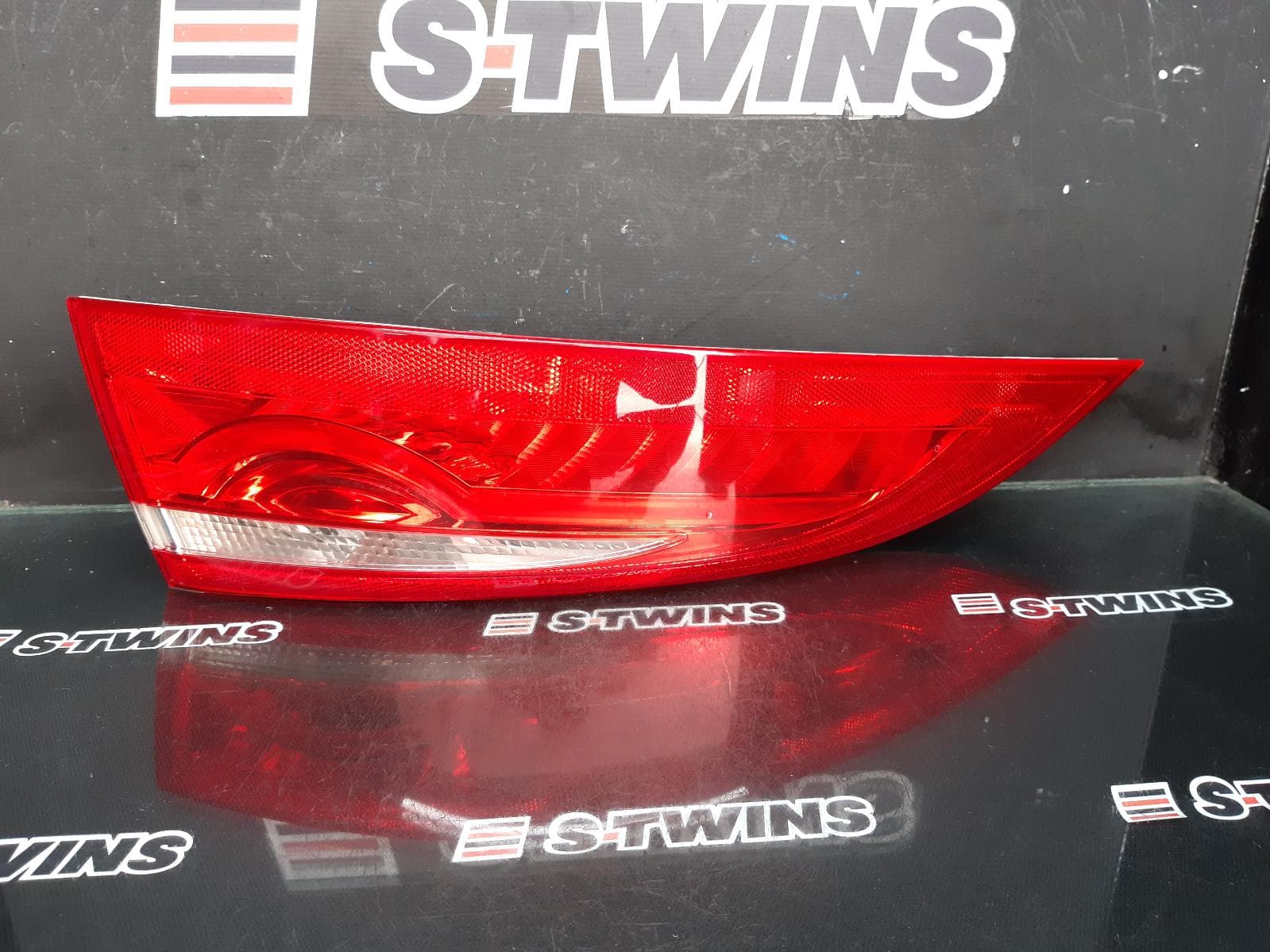 Used auto part listing image: 2016 JAGUAR XF LEFT TAILLIGHT IN BODY, SEDAN, X260, 09/15-10/20 0000340564
