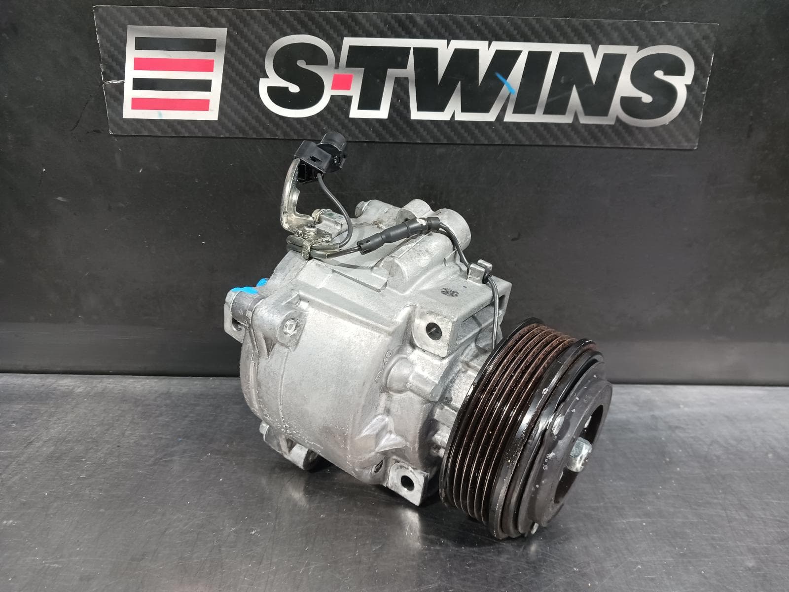 Used auto part listing image: 2019 MITSUBISHI OUTLANDER A C COMPRESSOR ZK-ZL, 2.0/2.4, PETROL, QS90 TYPE, 01/15-07/21 0000243336