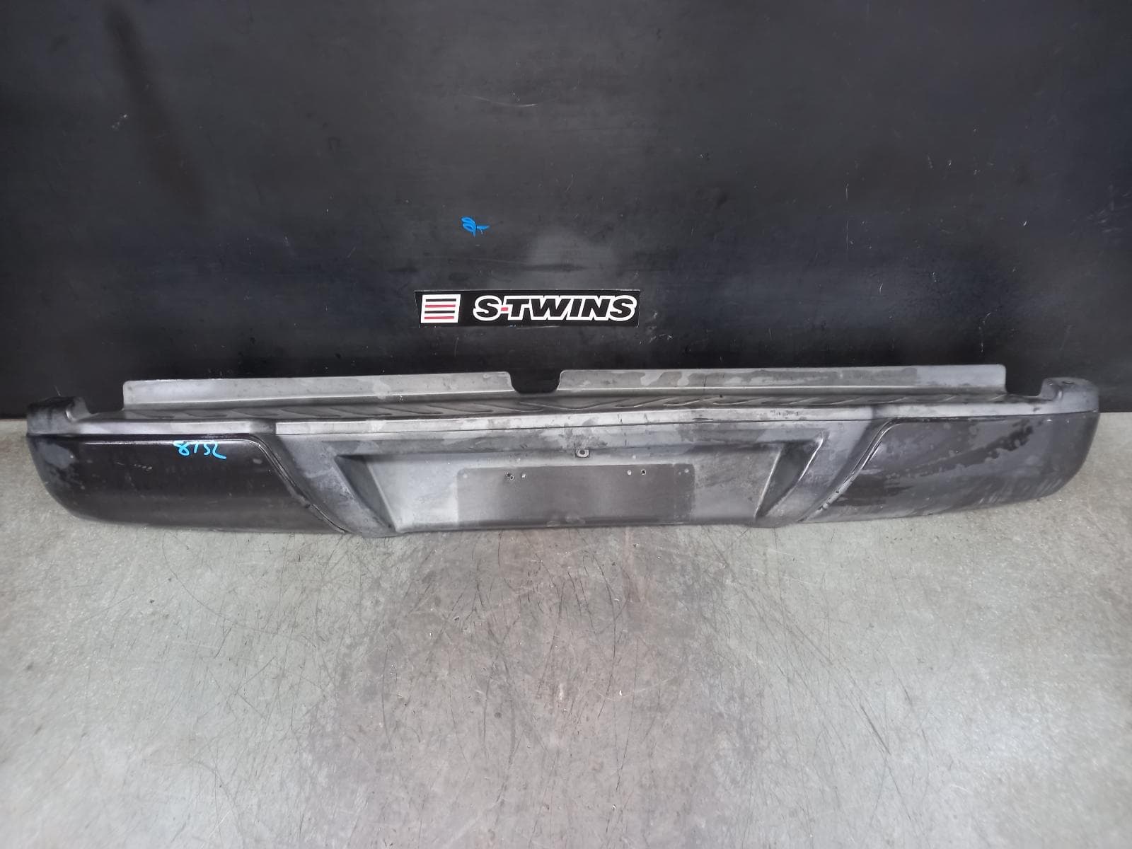Used auto part listing image: 2015 NISSAN NAVARA REAR BUMPER NP300, BUMPER BAR, DX/RX/ST, NON PARK SENSOR TYPE, 04/15-11/20 0000361234
