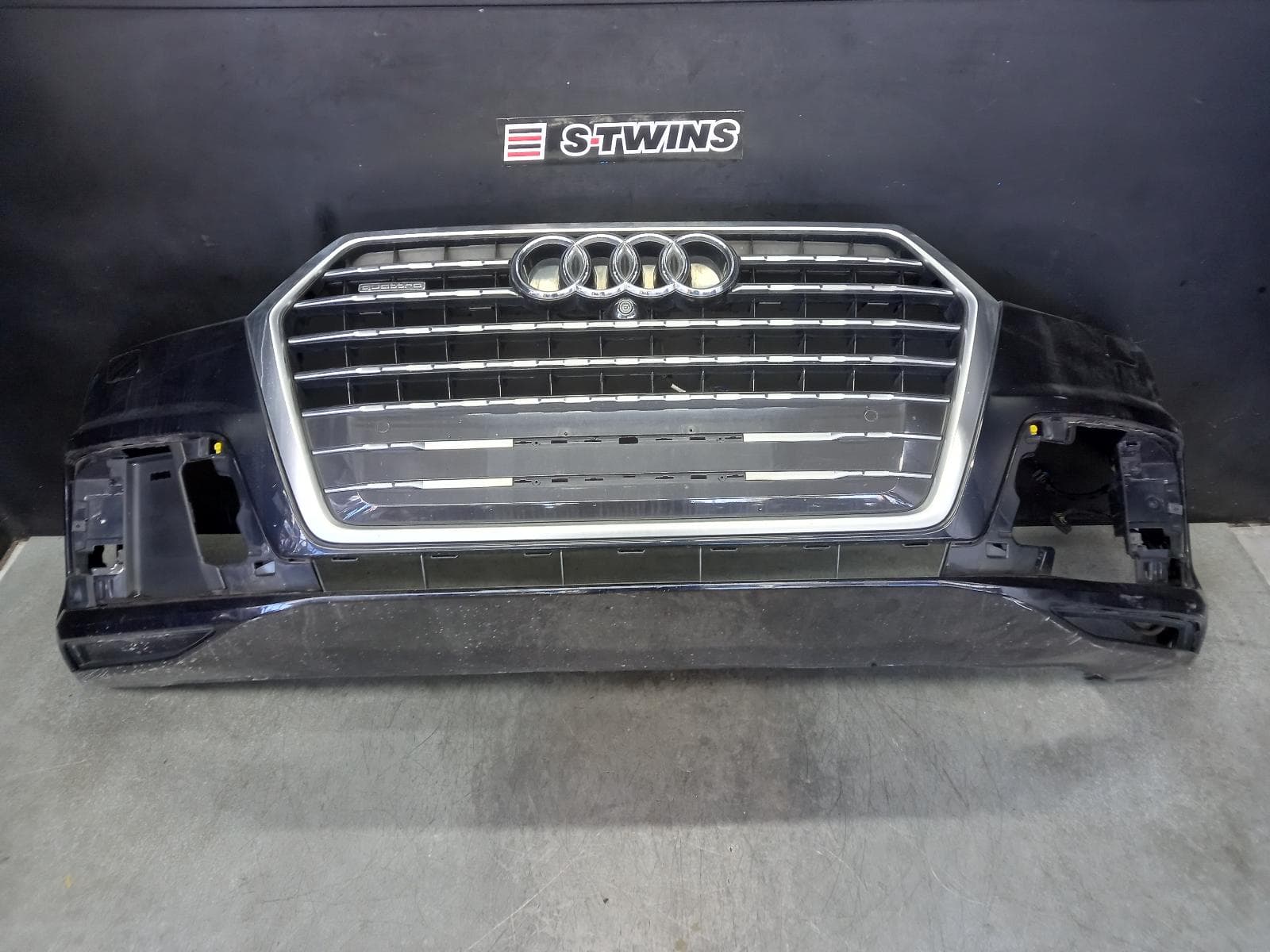 Used auto part listing image: 2016 AUDI Q7 FRONT BUMPER 4M, BUMPER BAR, Q7, 07/15-03/20 0000343052