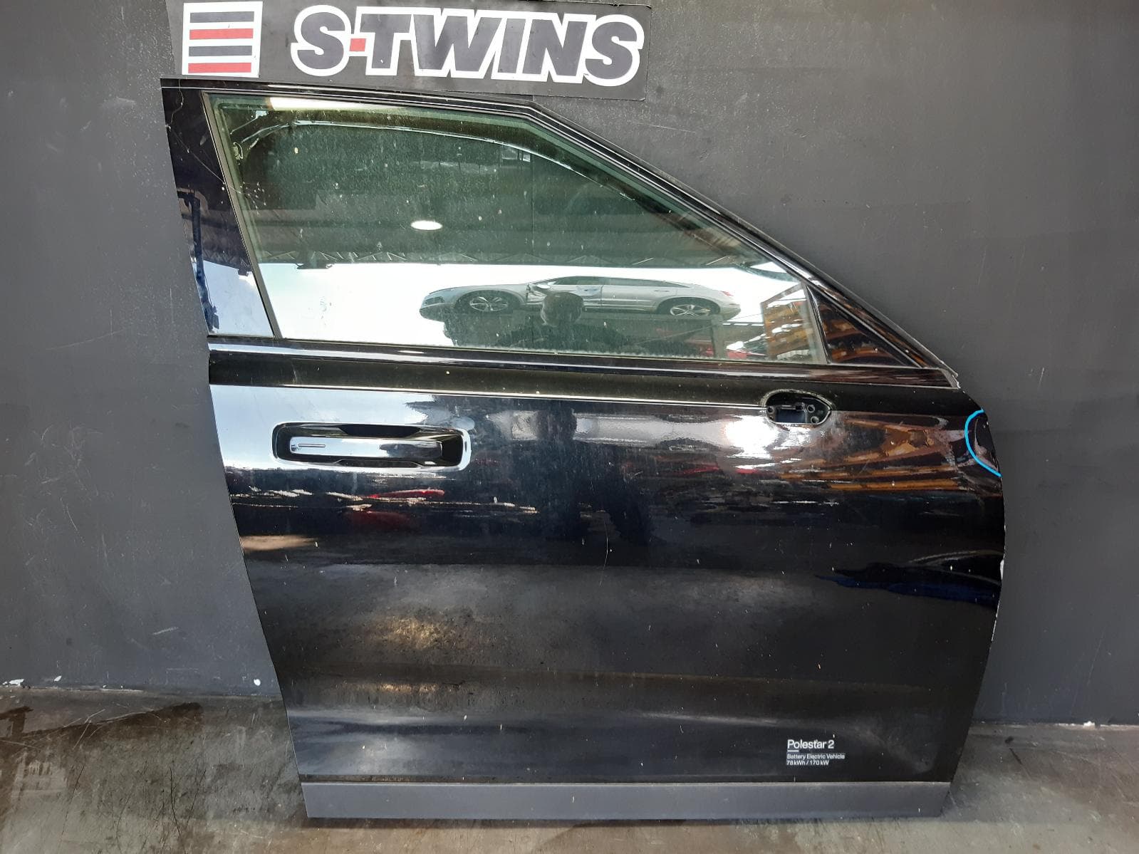 Used auto part listing image: 2022 POLESTAR 2 RIGHT FRONT DOOR 534, 08/21- 0000335060